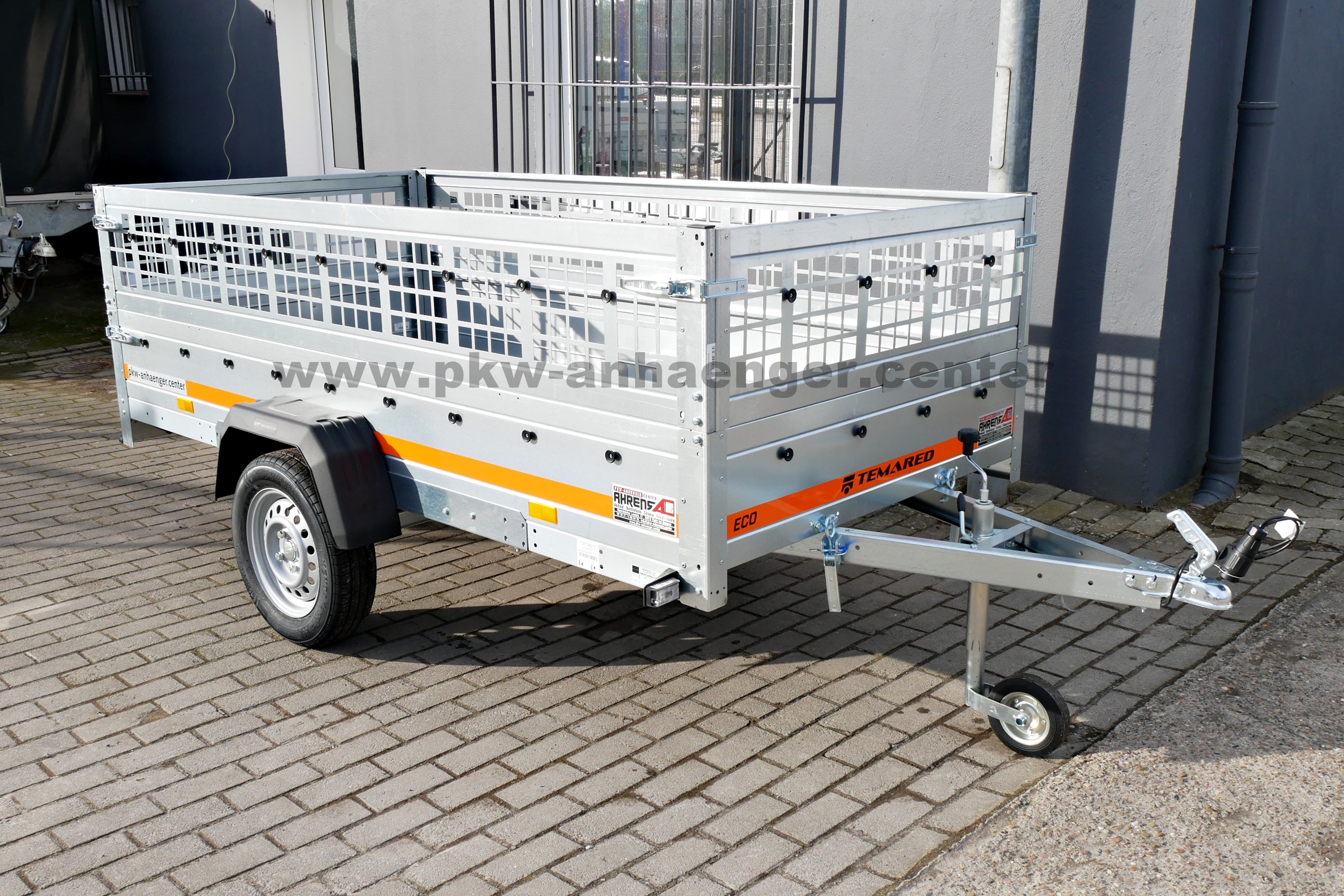 TEMARED ECO 2612 KIPP 750kg 264x126x70cm Gitteraufsatz abklappbare Deichsel Pkw Anhänger
