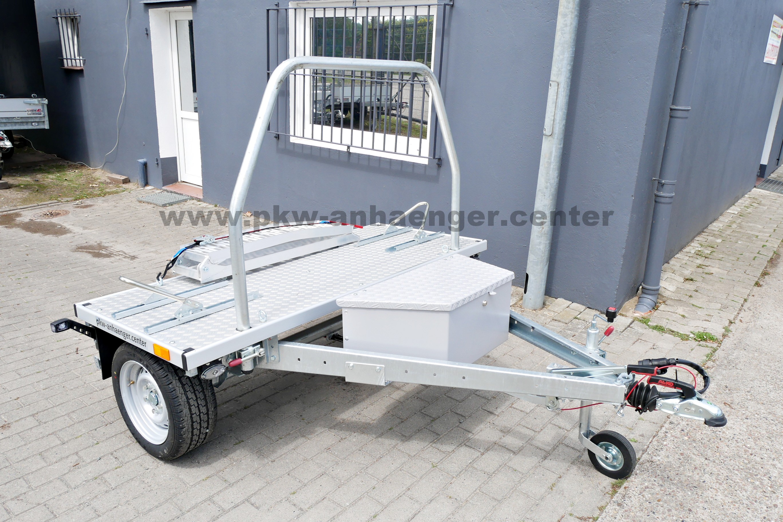 Wheely 750kg gebremst 80x200cm 100km/h Staukasten 1x Motorradanhänger Rolleranhänger Wohnmobil