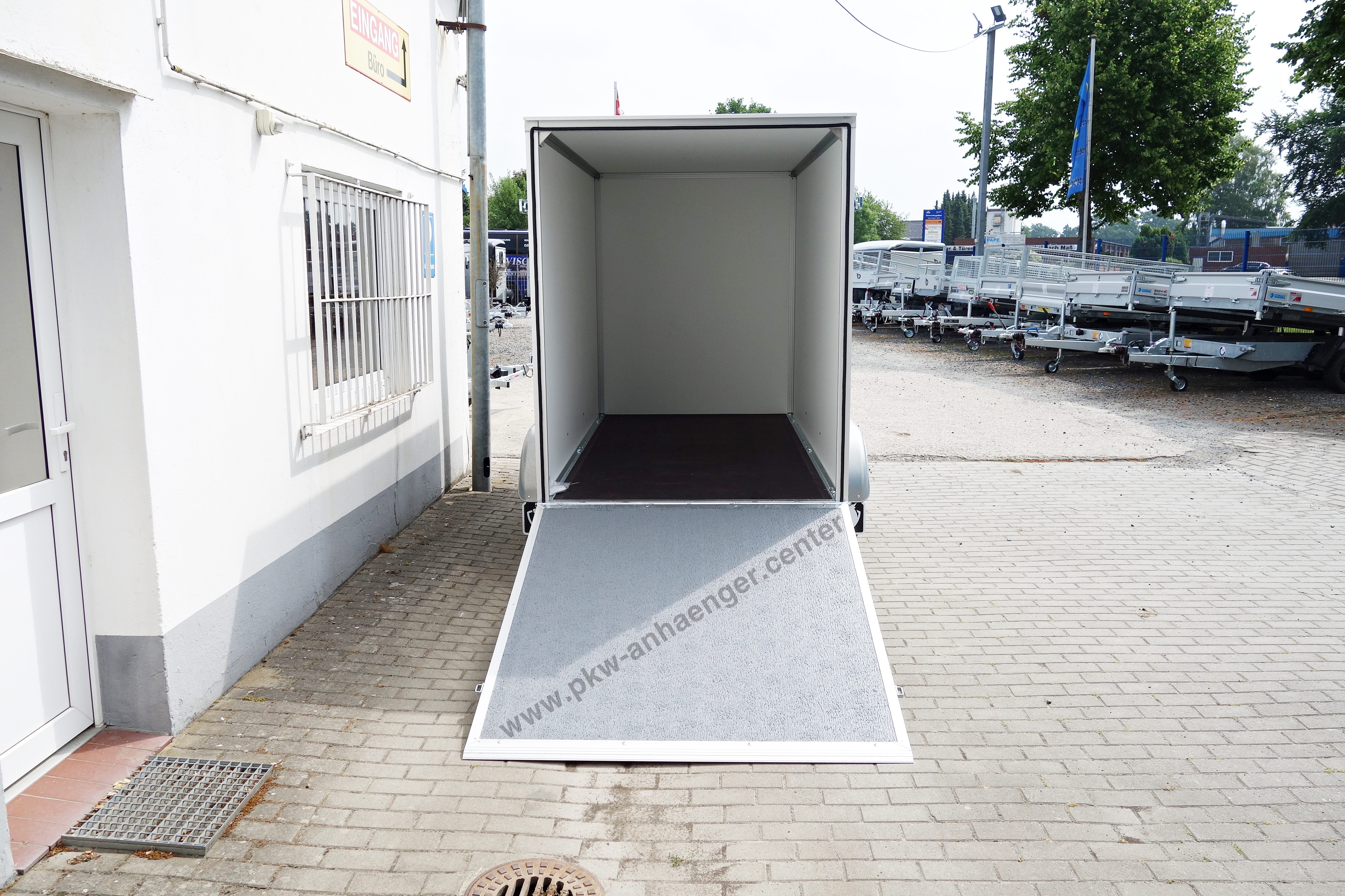 A-HA-2000-300x150x180-Auffahr-grau-6-w