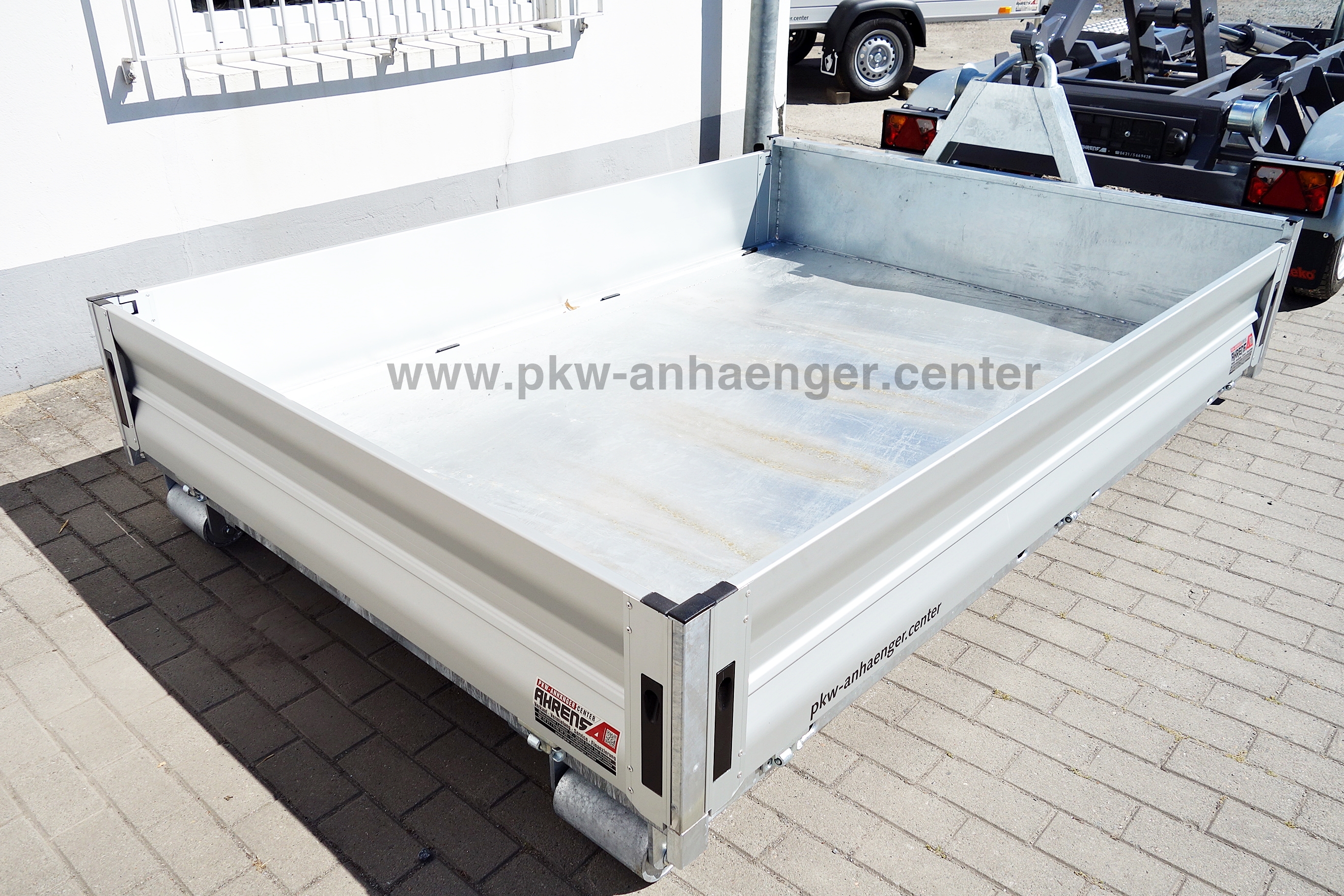 A-VE-Konos-Pritsche-11-w Abrollpritsche 247x178x35cm Pritsche für Absetzmuldenanhänger KONOS35