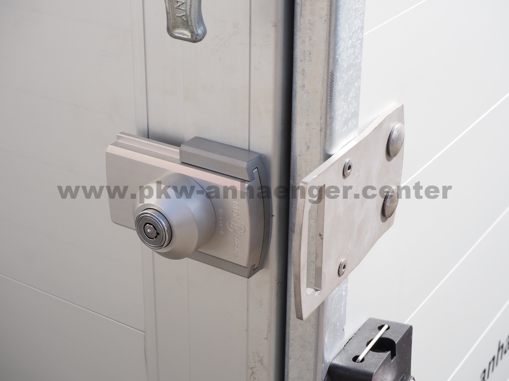 aCH-Schloss-Klappe-1