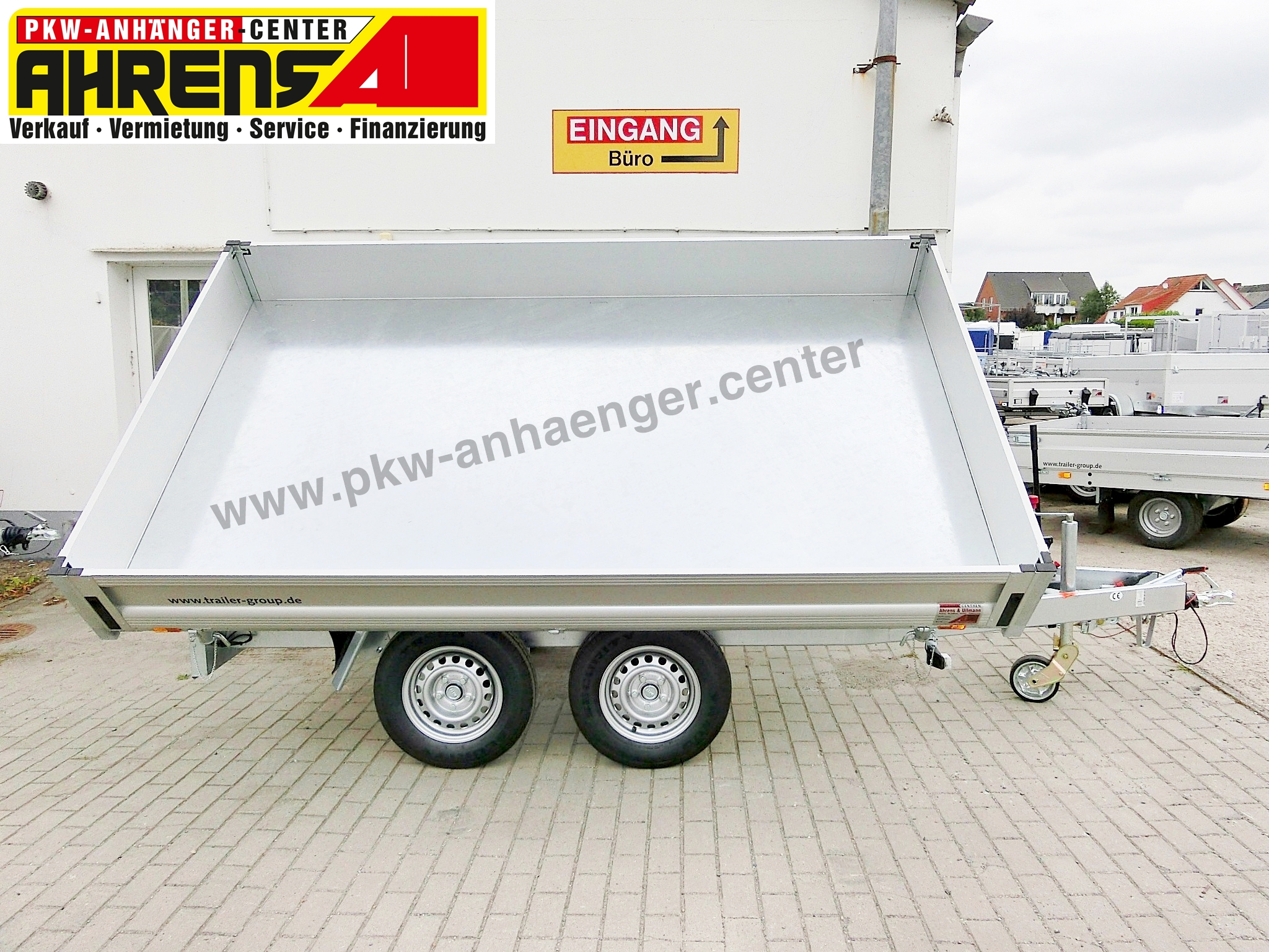 a-UN-2600-306x175x30cm-3SKipp-Web34-14-w