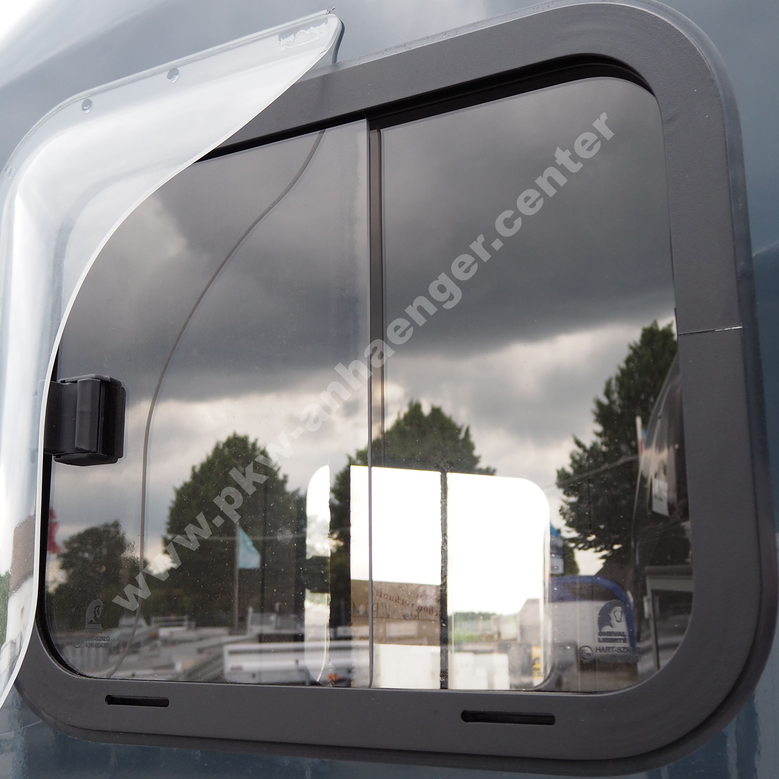 Fenster B50xH40cm links oder rechts vorne für Cheval Liberte Pferdeanhänger