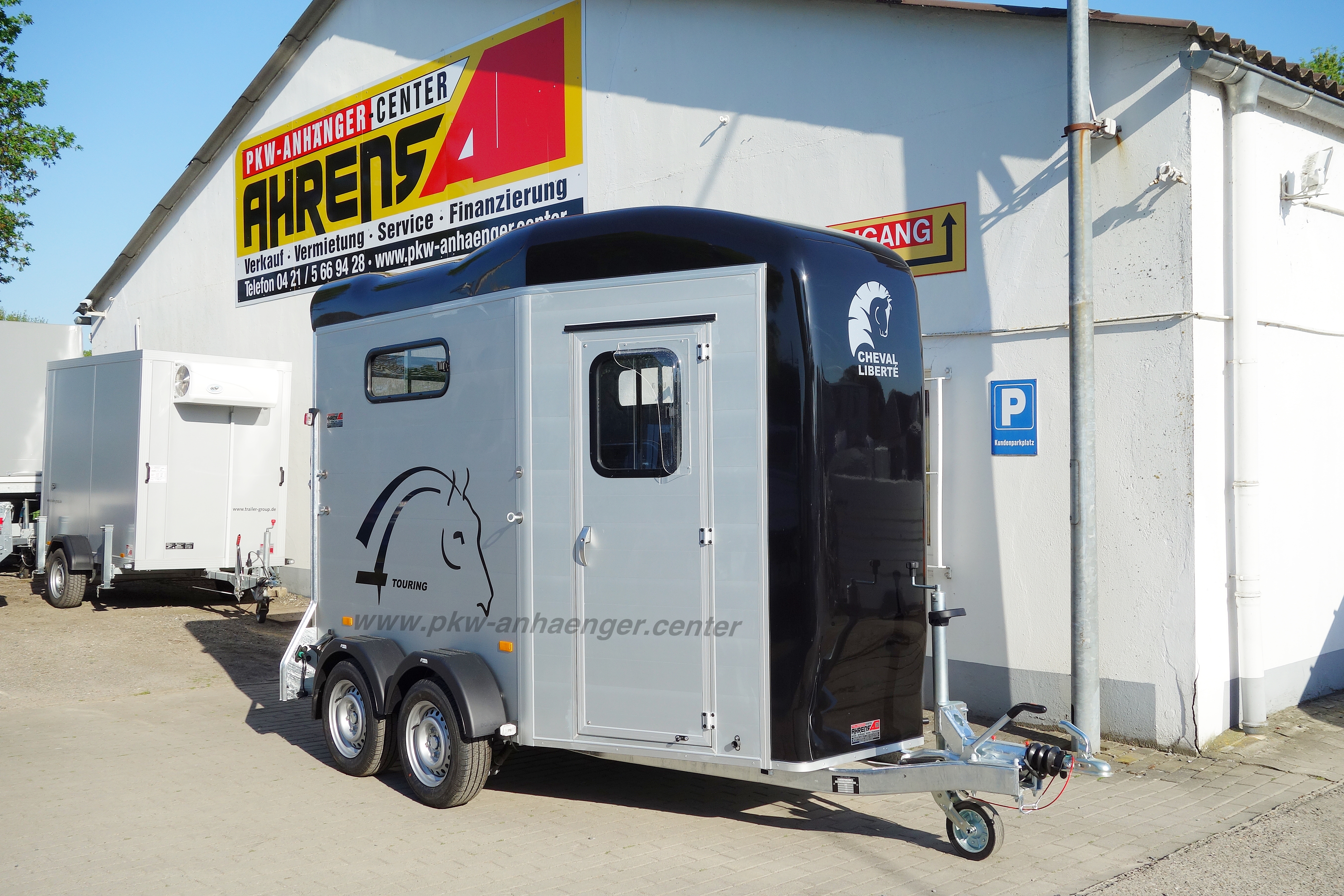 A-Touring-Jumping-schwarz-1-www6ICWI1KAblysU