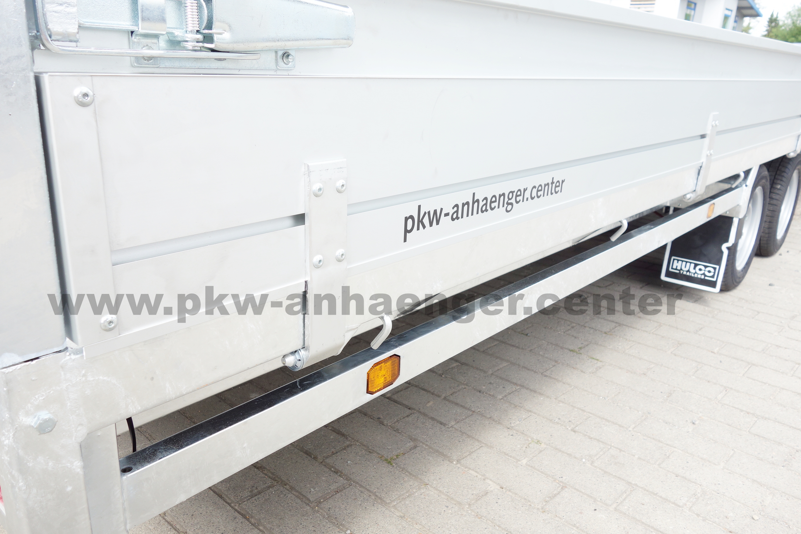 a-HU-3000-611x203x30-9