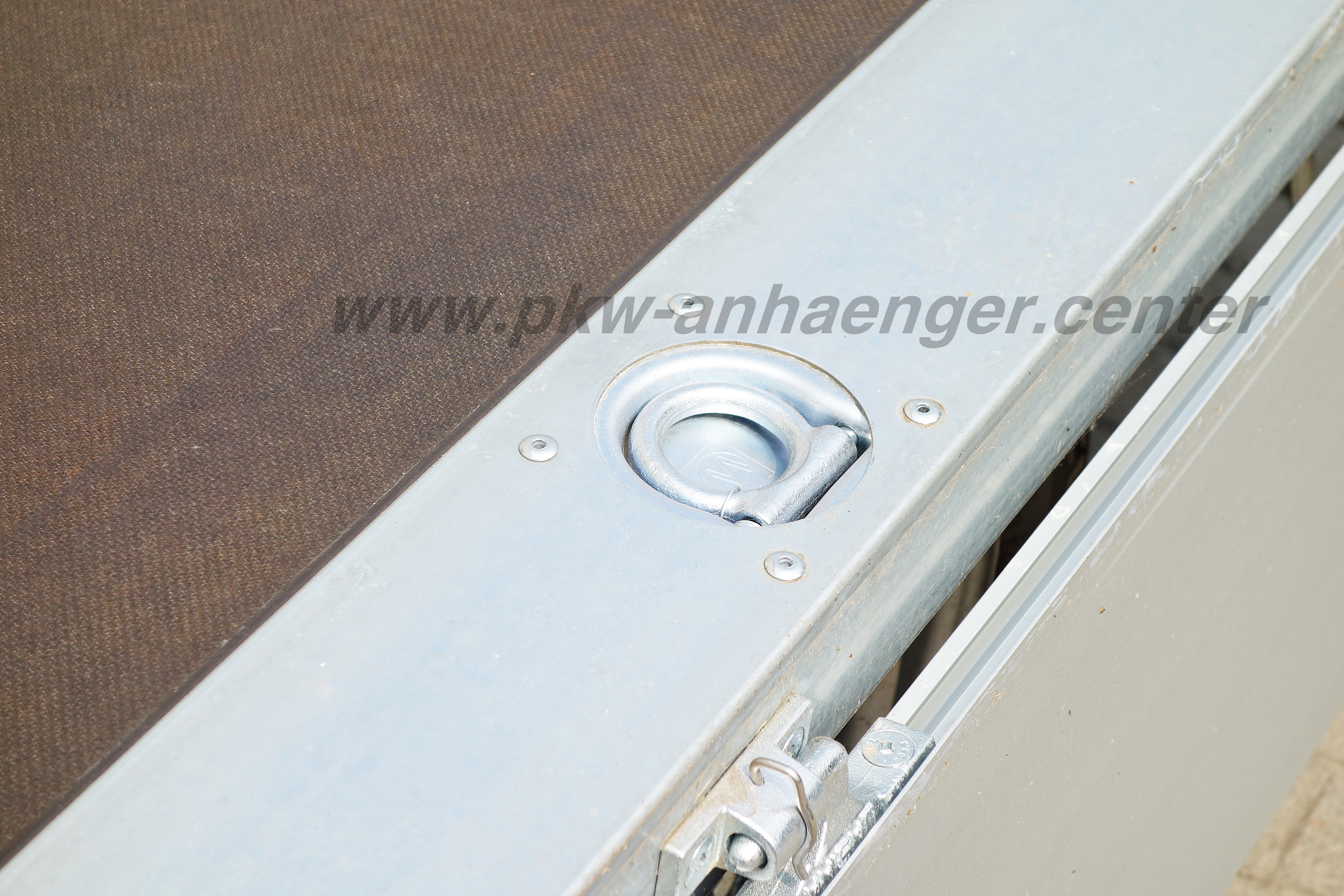 A-UN-2000-276x150x30-WEB22-8-www