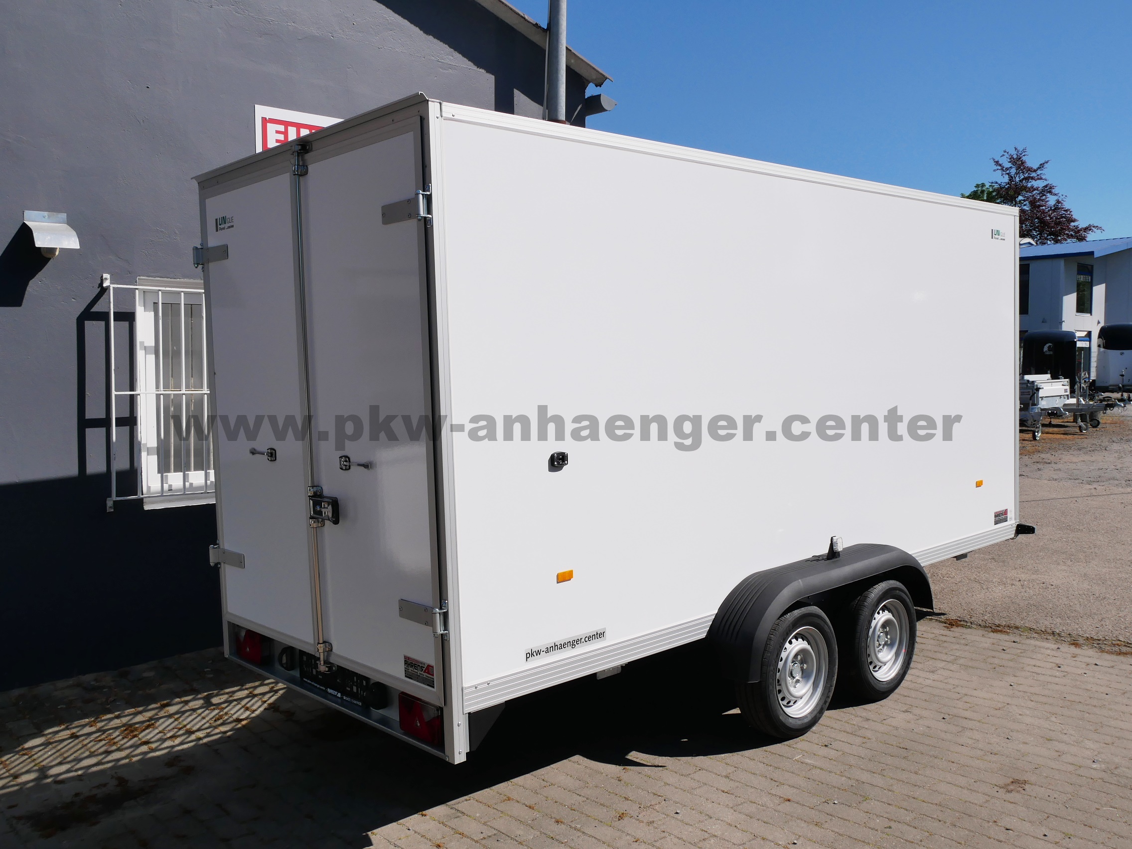 aUN-2600-426x175x194-UKU-4