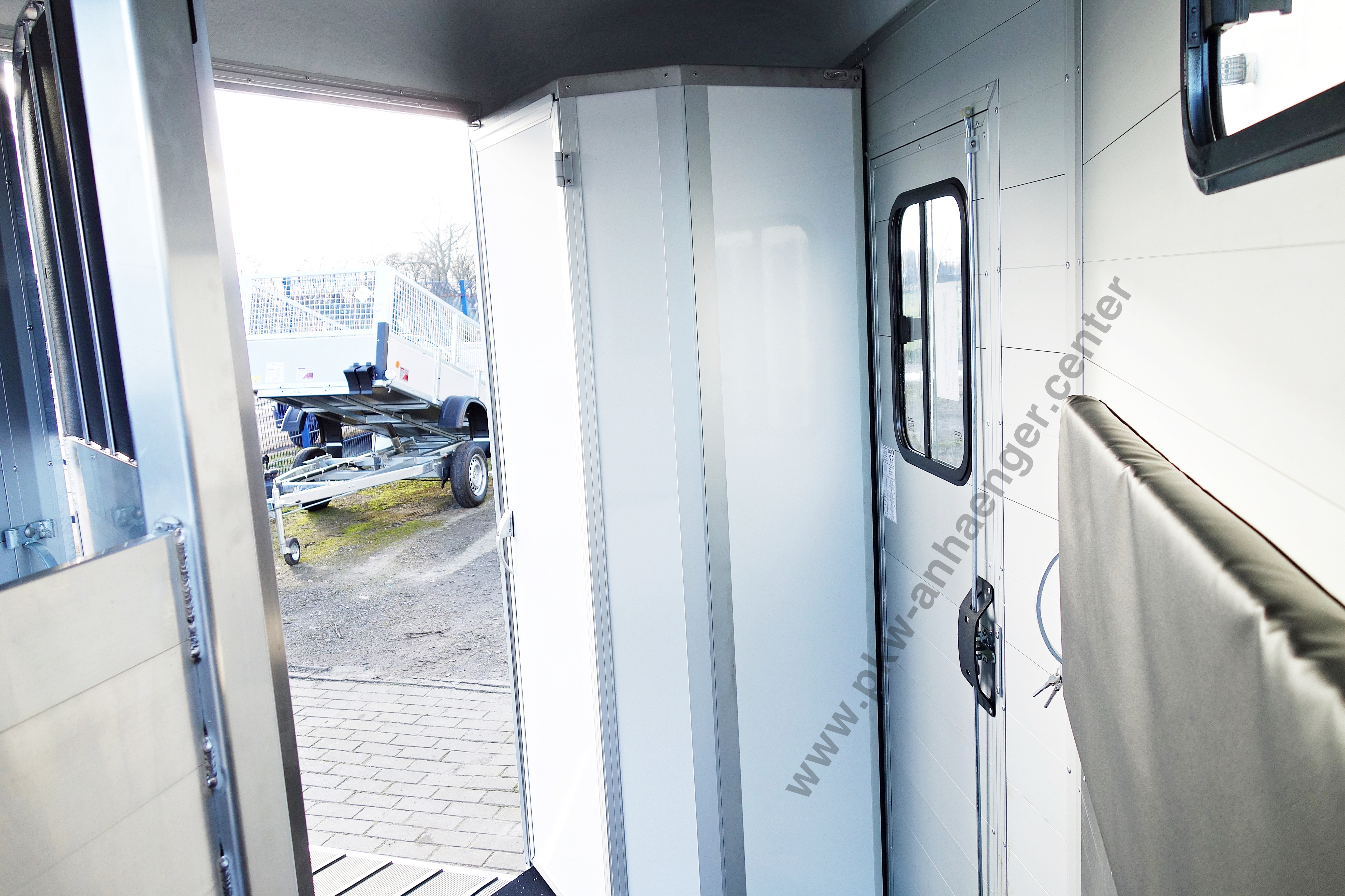 a-CH-Touring-Country-SK-schwarz-19-w