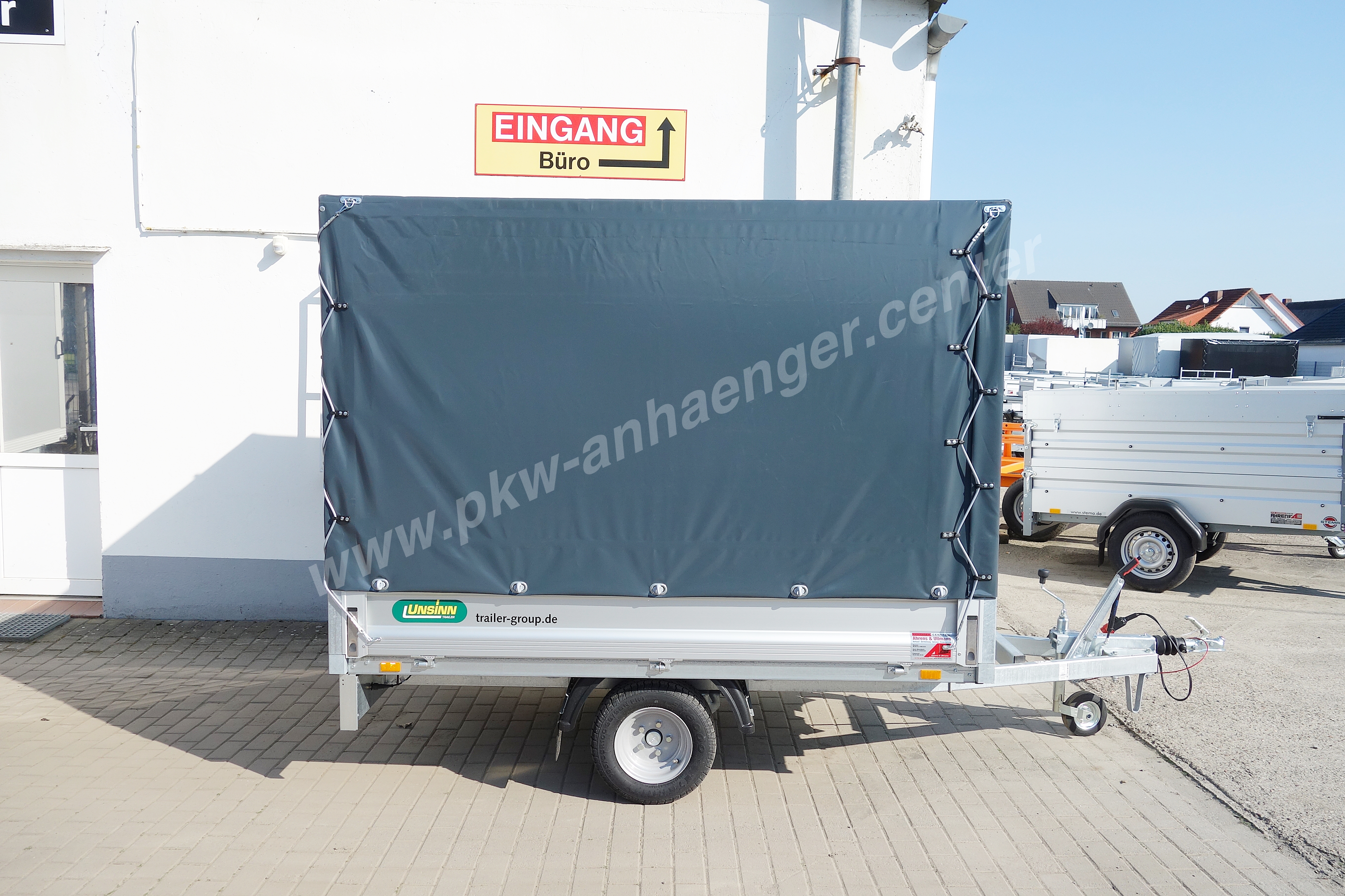 A-UN-1300-230x150x160-WEB20-PG-dklgrau-3-www Mietanhänger (15) Planenanhänger Hochlader 1300kg 230x150x160cm