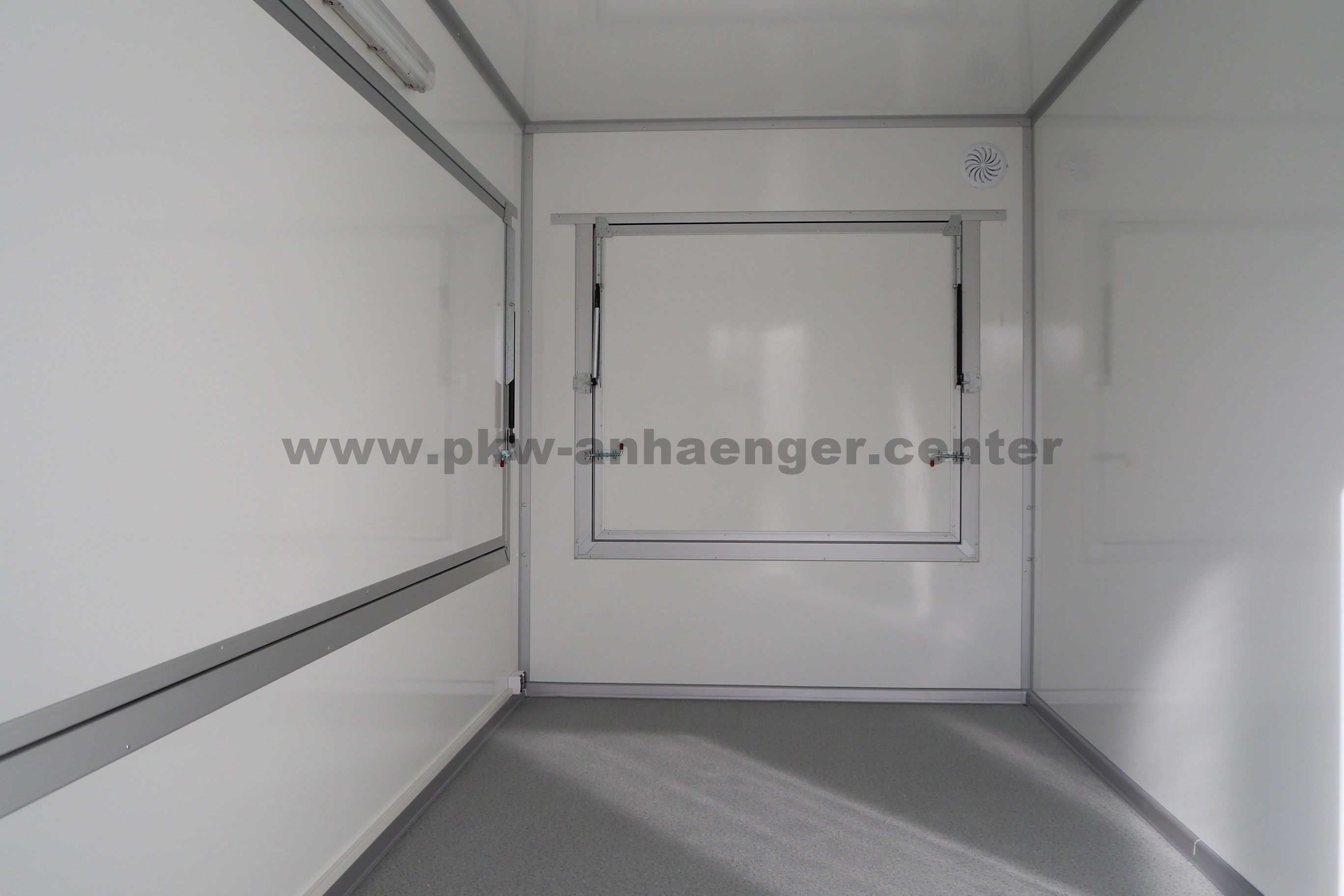 aPP-2500-420x200x230-2Klappen-Planendreieck-9