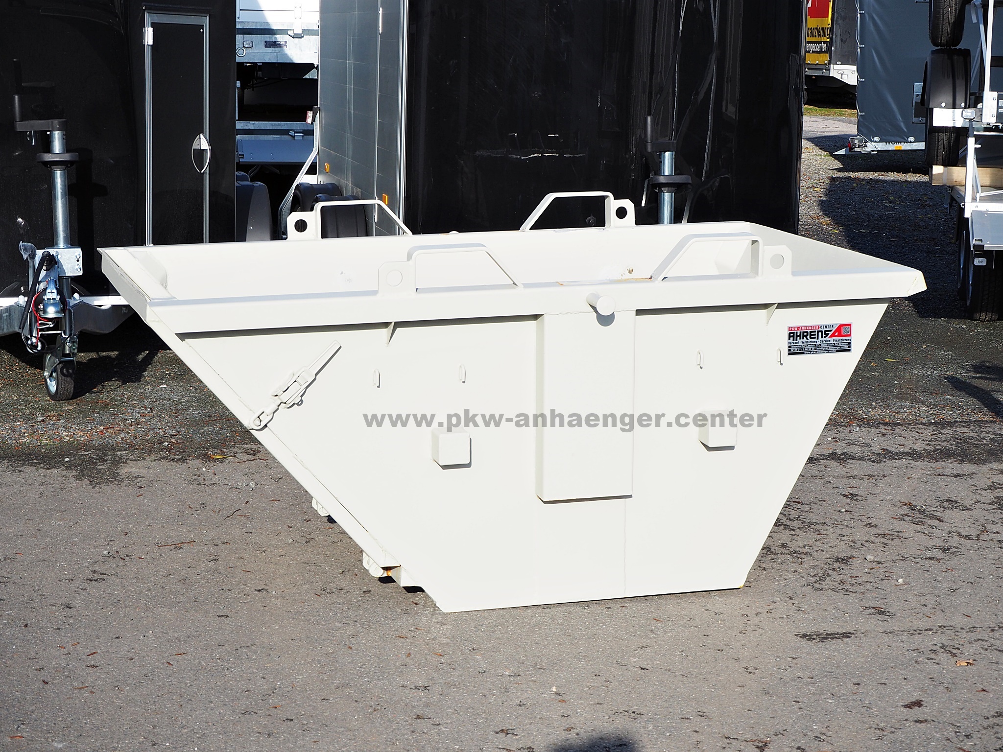 a-Foxx-Container-Klappe-1