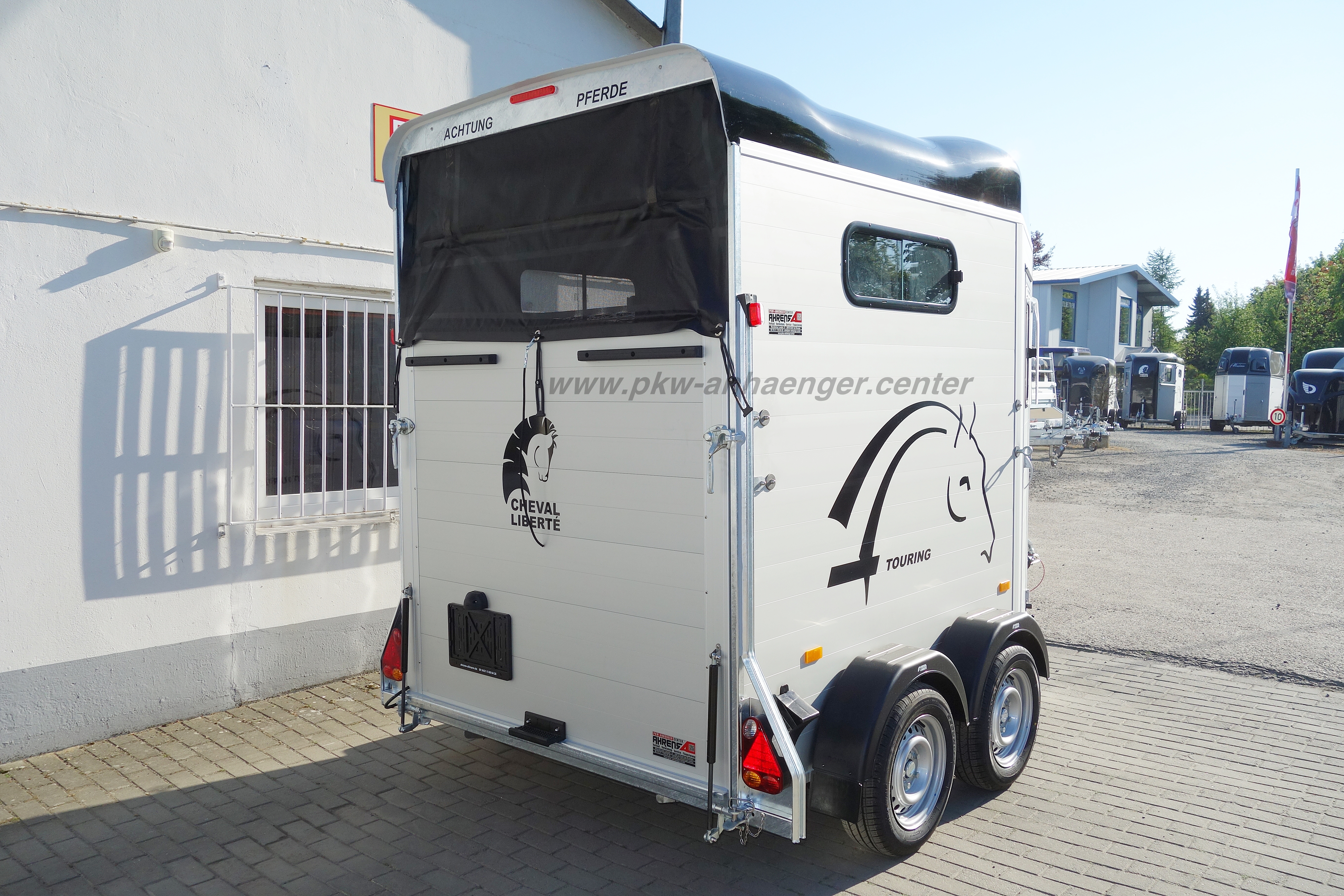 A-Touring-Jumping-schwarz-5-wwwTSpW1qiMvBWZb