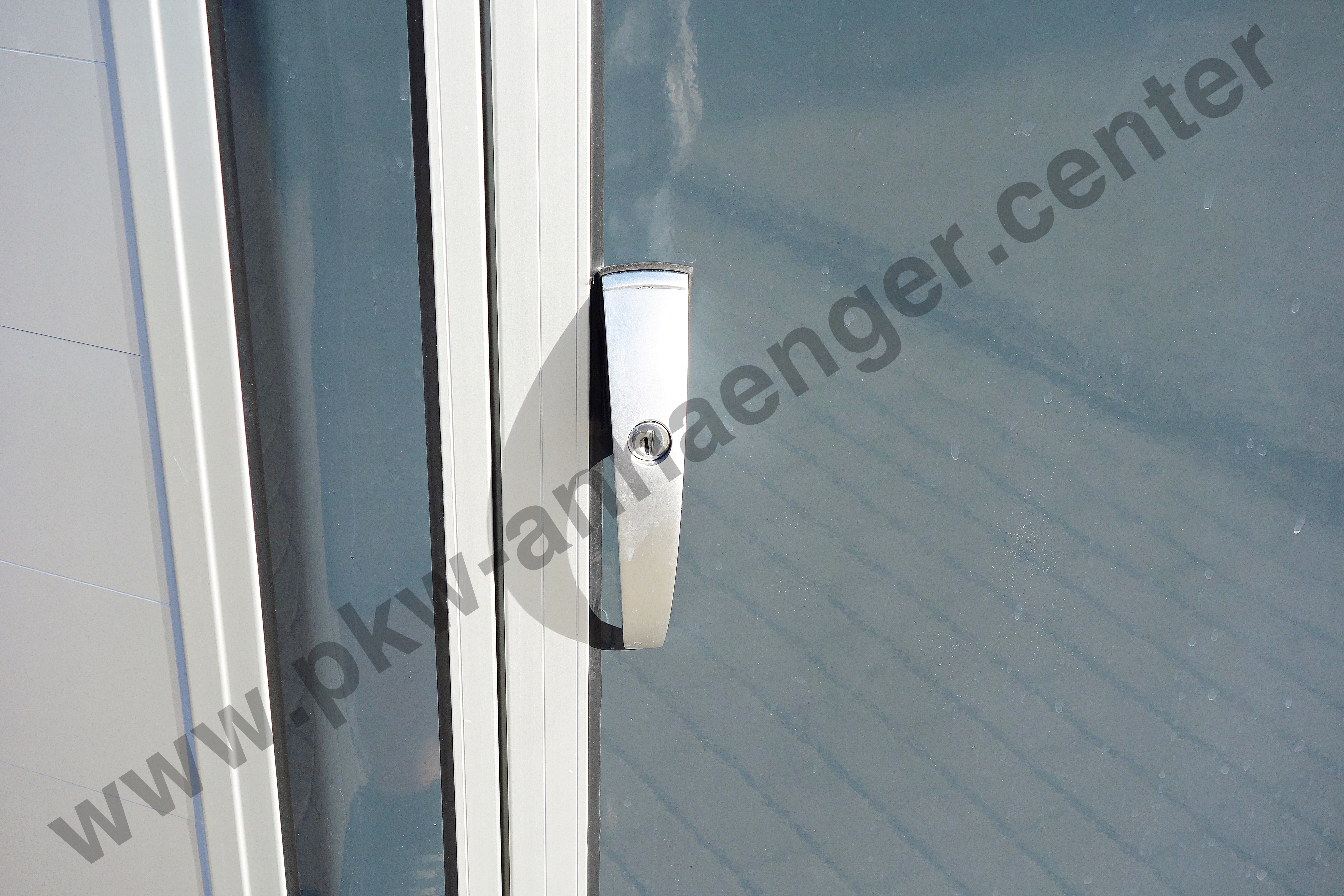 a-CHCZ000591-T-rverschluss Türverschluß -neue Ausführung- Schloß Verschluß für Cheval Liberte Pferdeanhänger