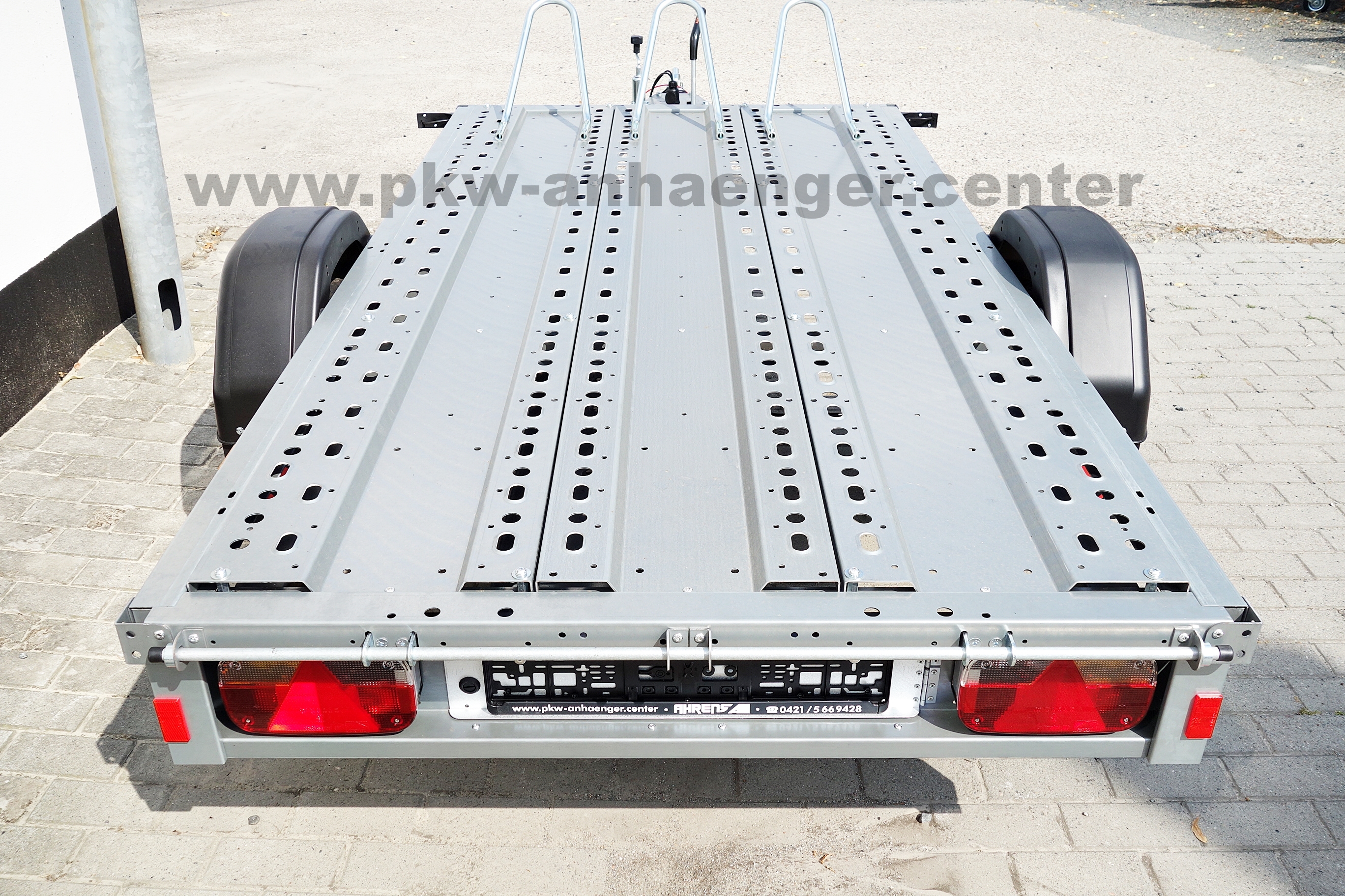 a-ST-1000-251x128-3er-Motorrad-4