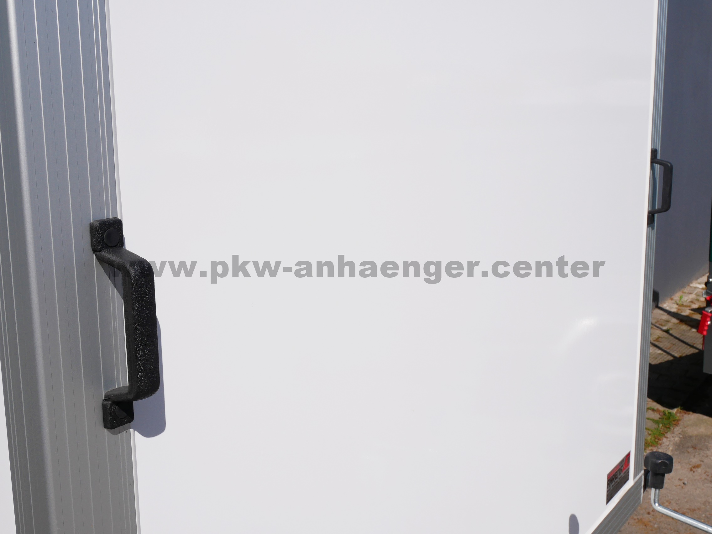 aUN-2600-426x175x194-UKU-11