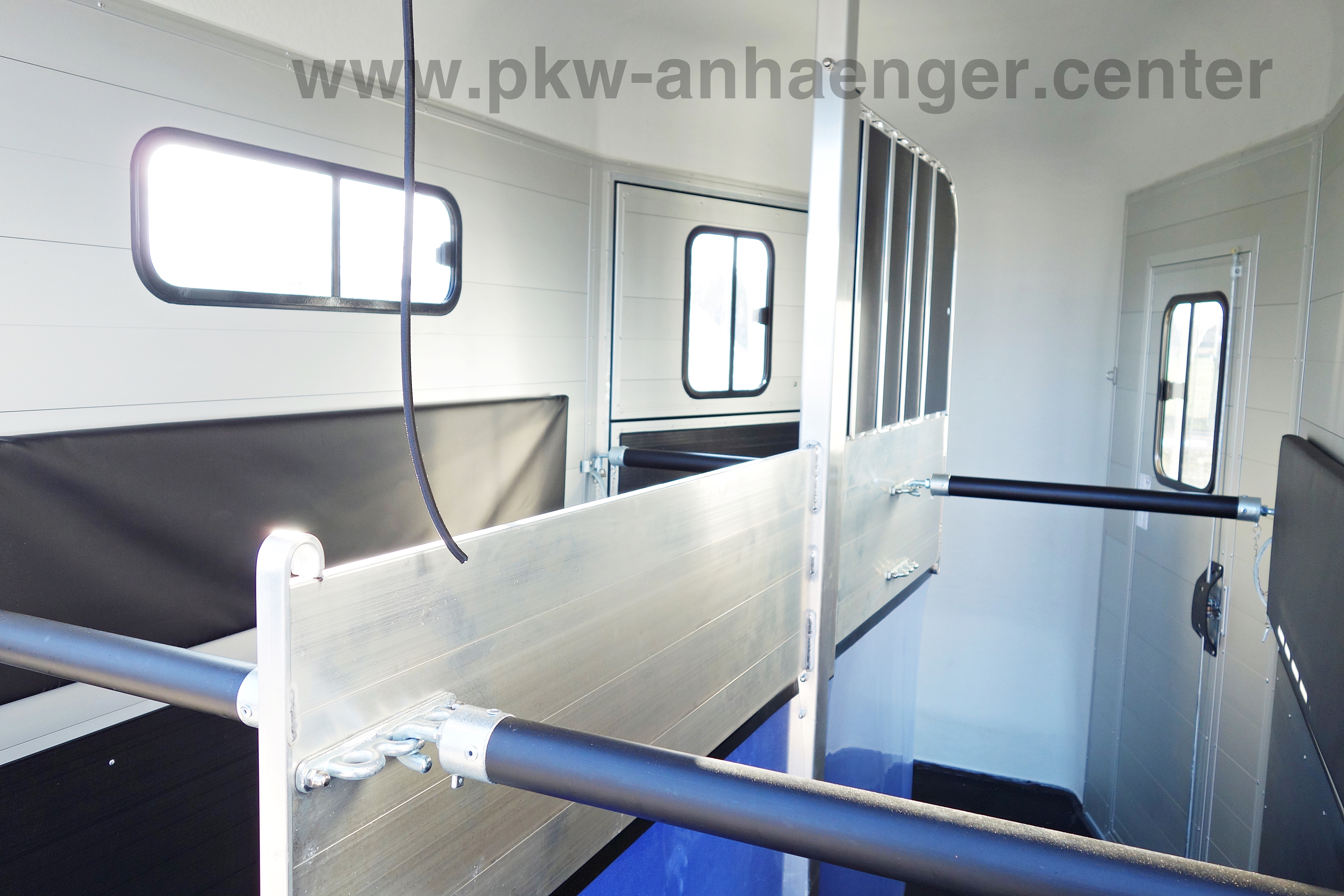 a-CH-Touring-Country-schwarz-10-w