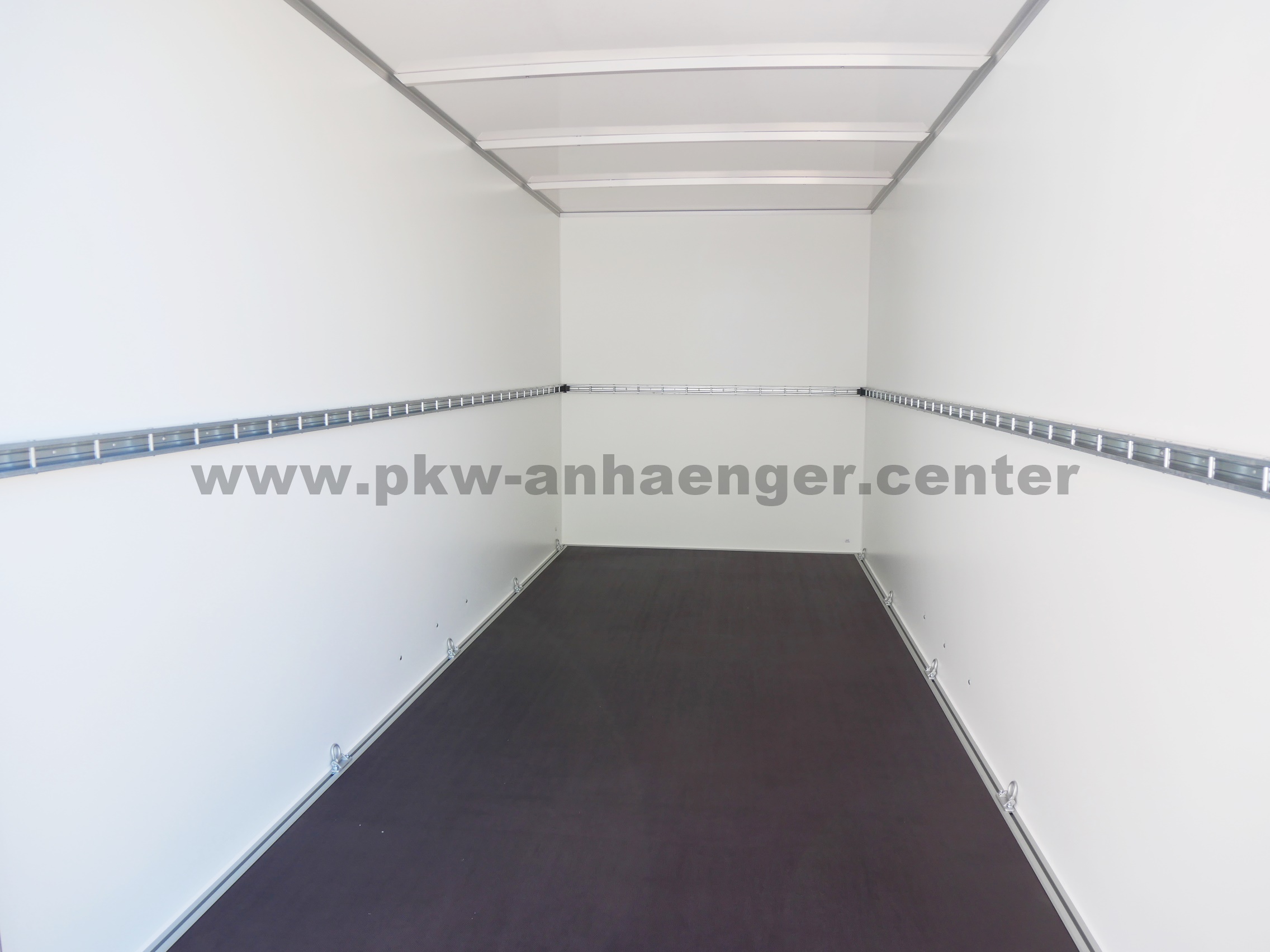 aUN-2600-426x175x194-UKU-8