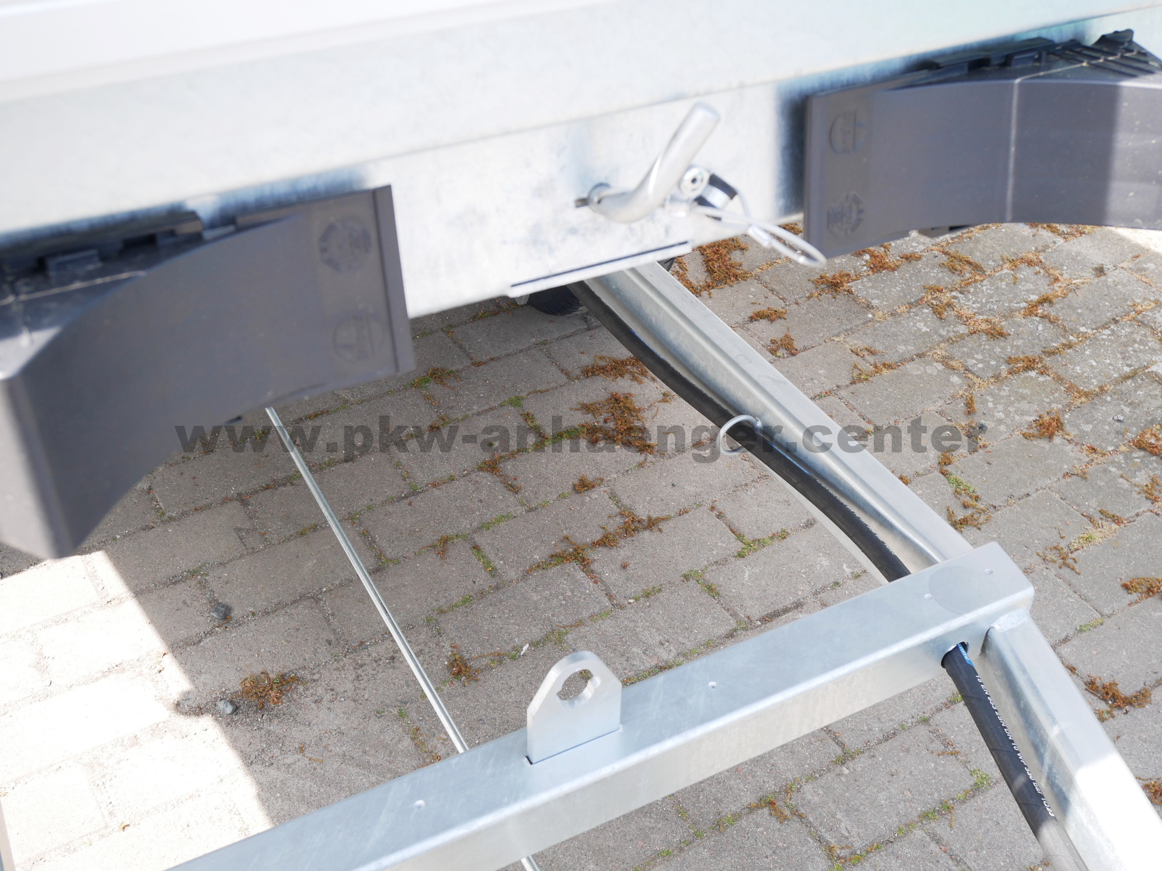 aUN-WEB-HK2315-13-10-8