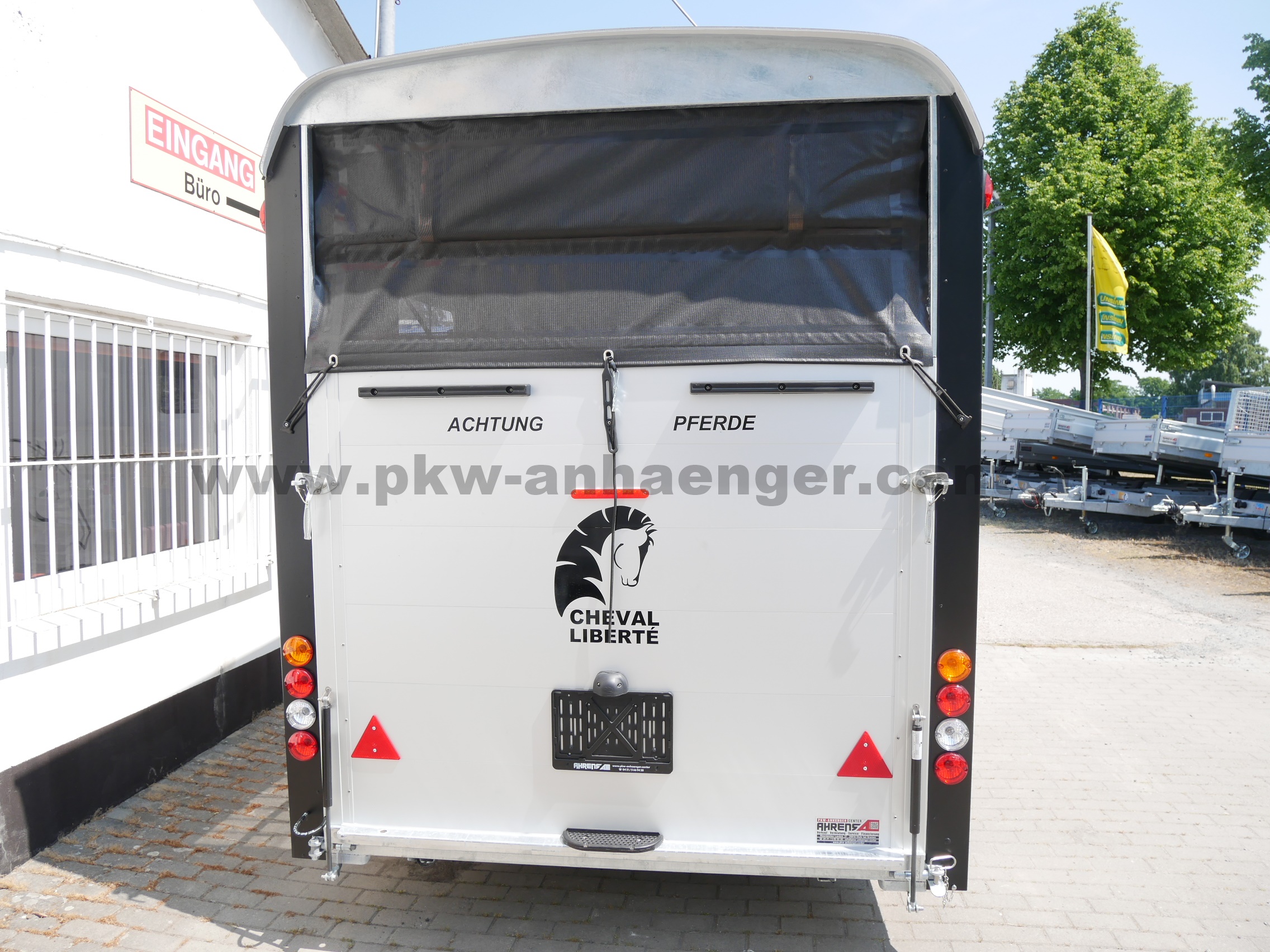 aMaxi3-schwarz-Heu-Dachl-4