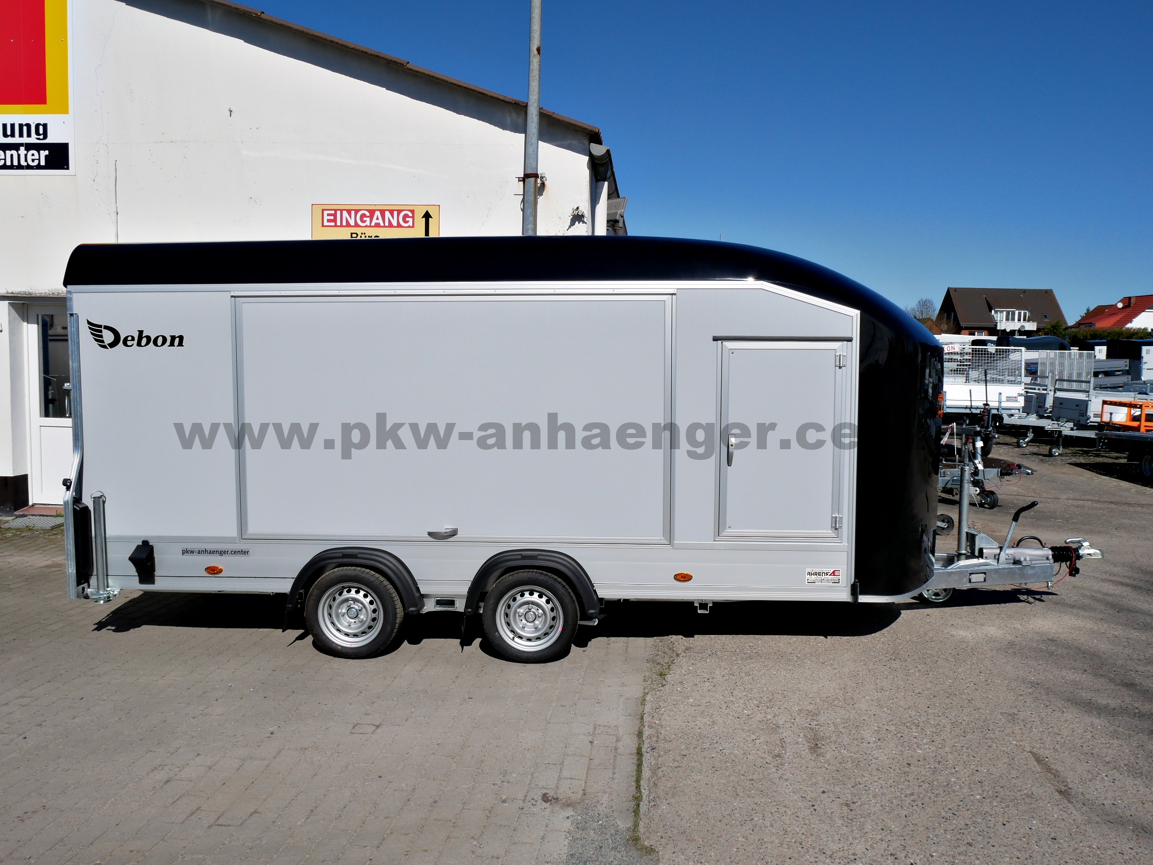 aRoadstar-C1000-2 Cheval Liberte Roadstar C1000 3500kg 500x200x200cm Kofferanhänger