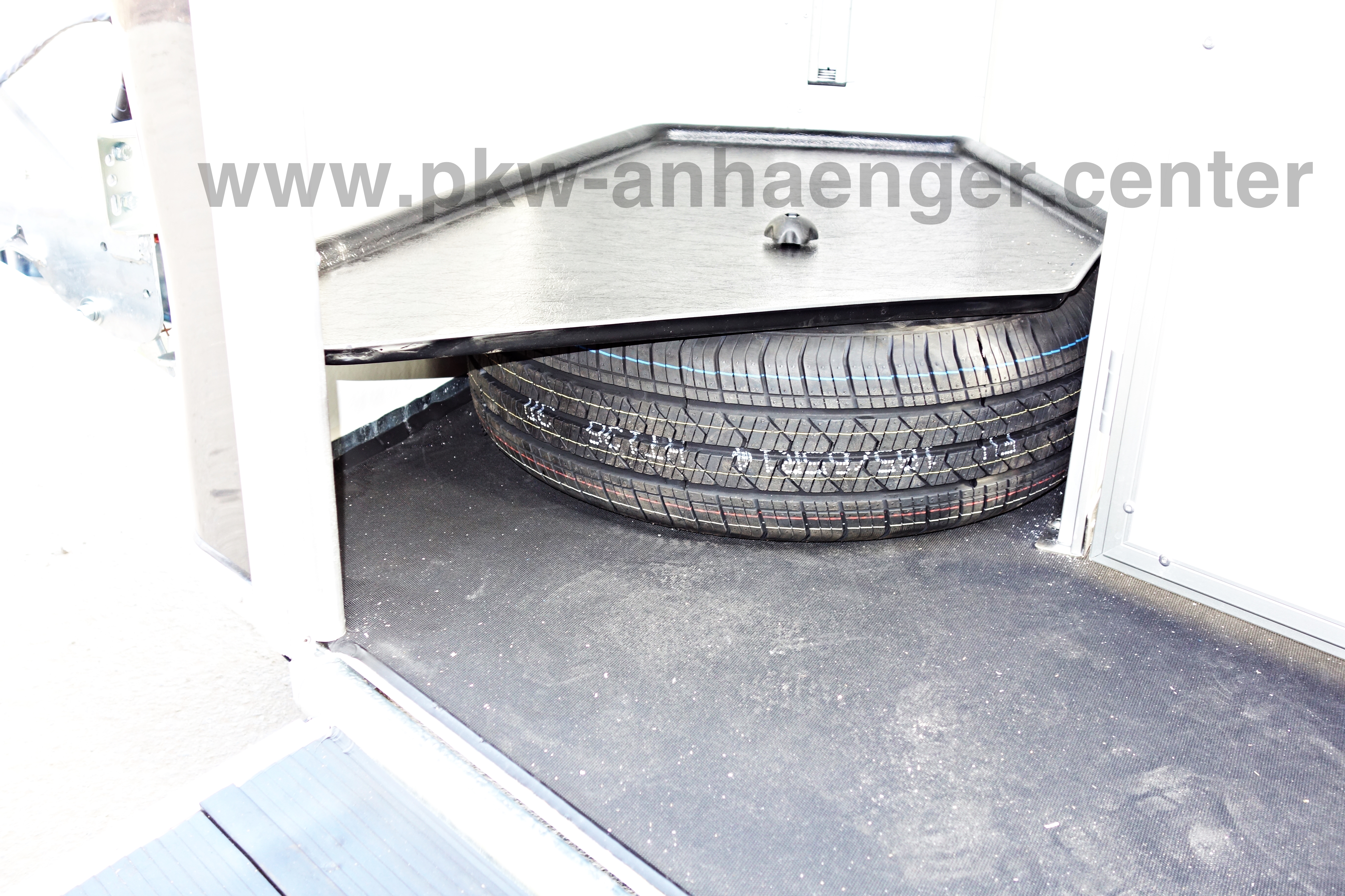 a-Ersatzrad-Touring-Country-Sattelkammer-1-w Ersatzrad für Cheval Liberte Touring Country oder Jumping-NEW mit Sattelkammer