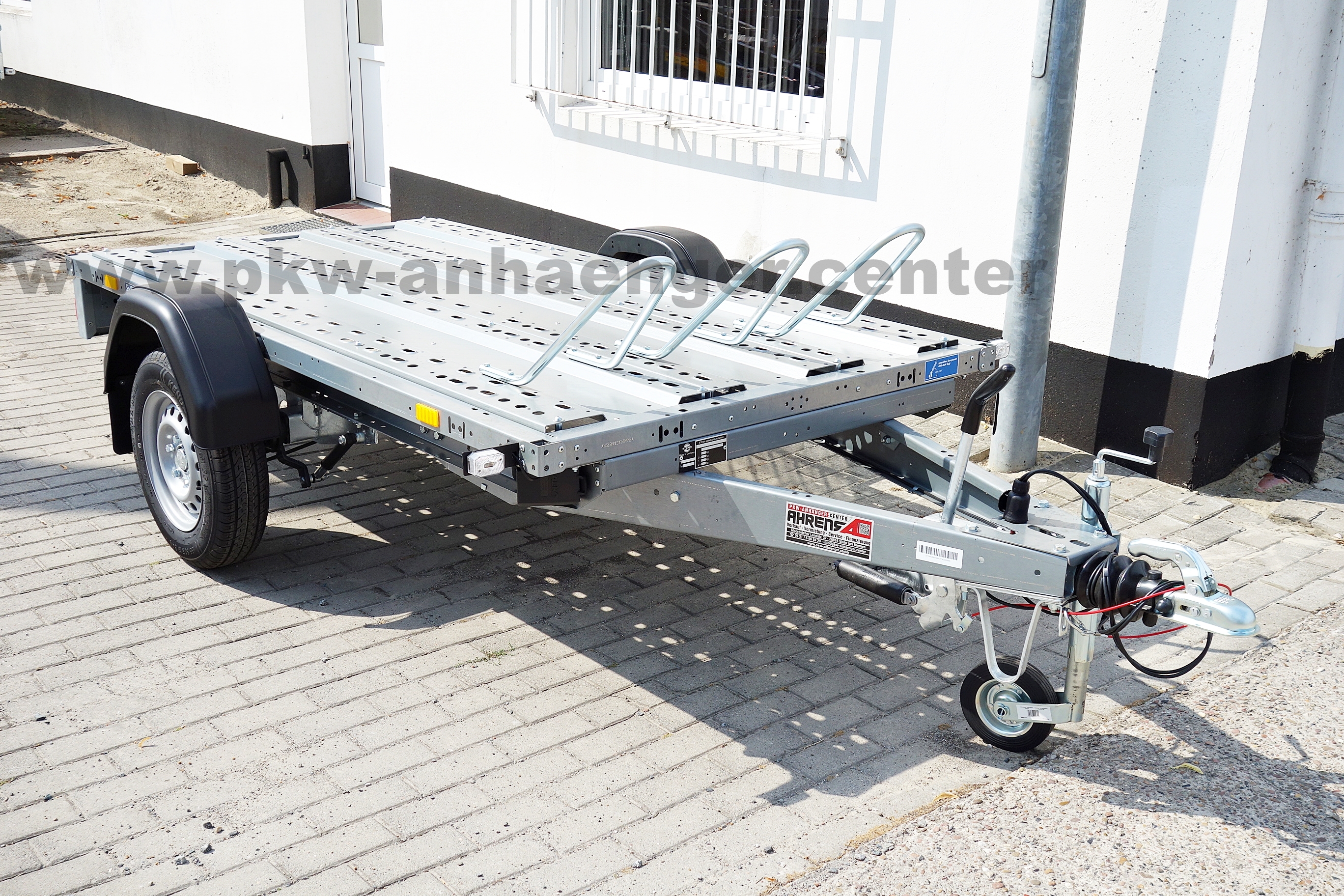 a-ST-1000-251x128-3er-Motorrad-1