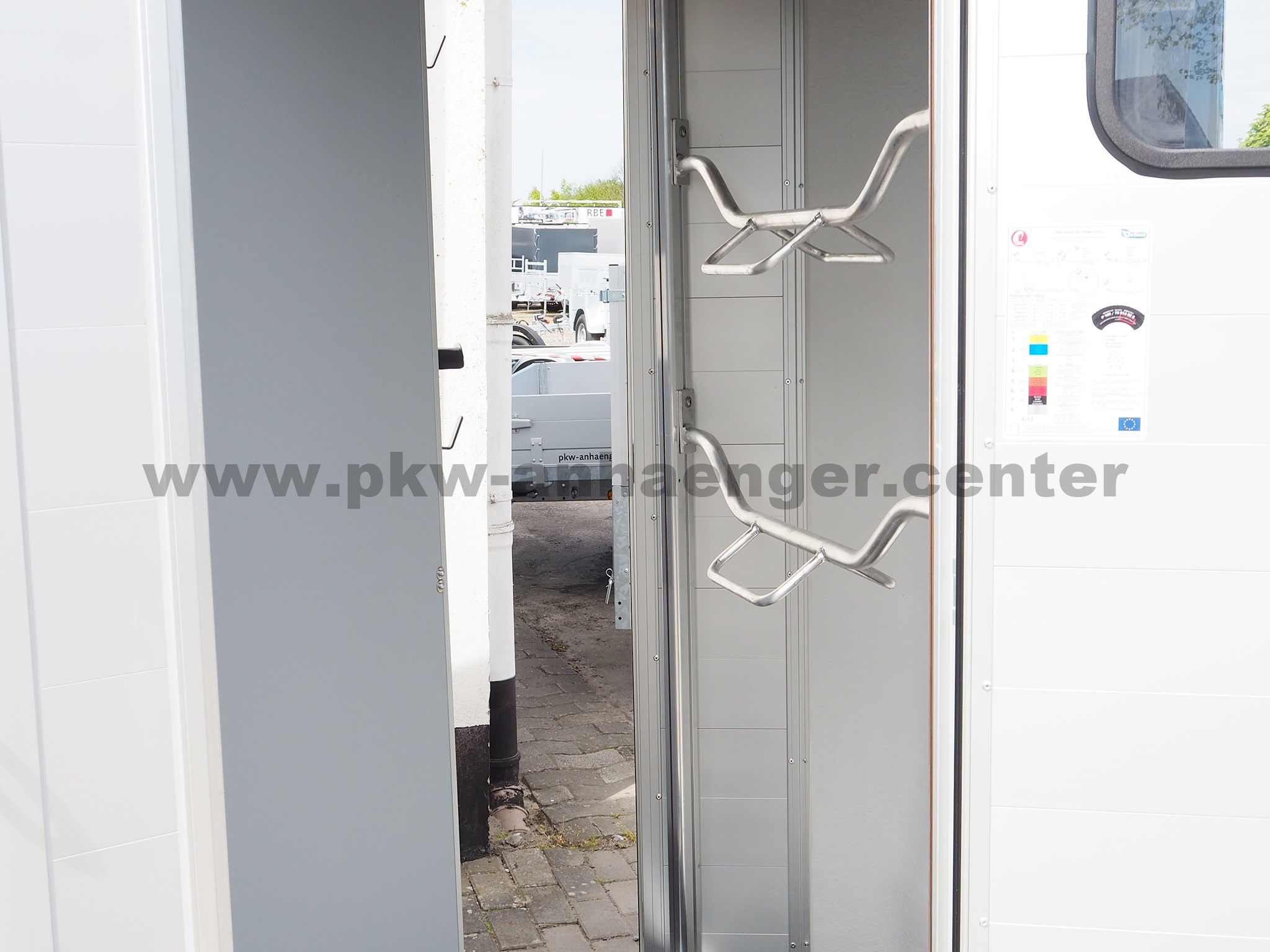 aCH-Touring-Jumping-New-schwarz-14