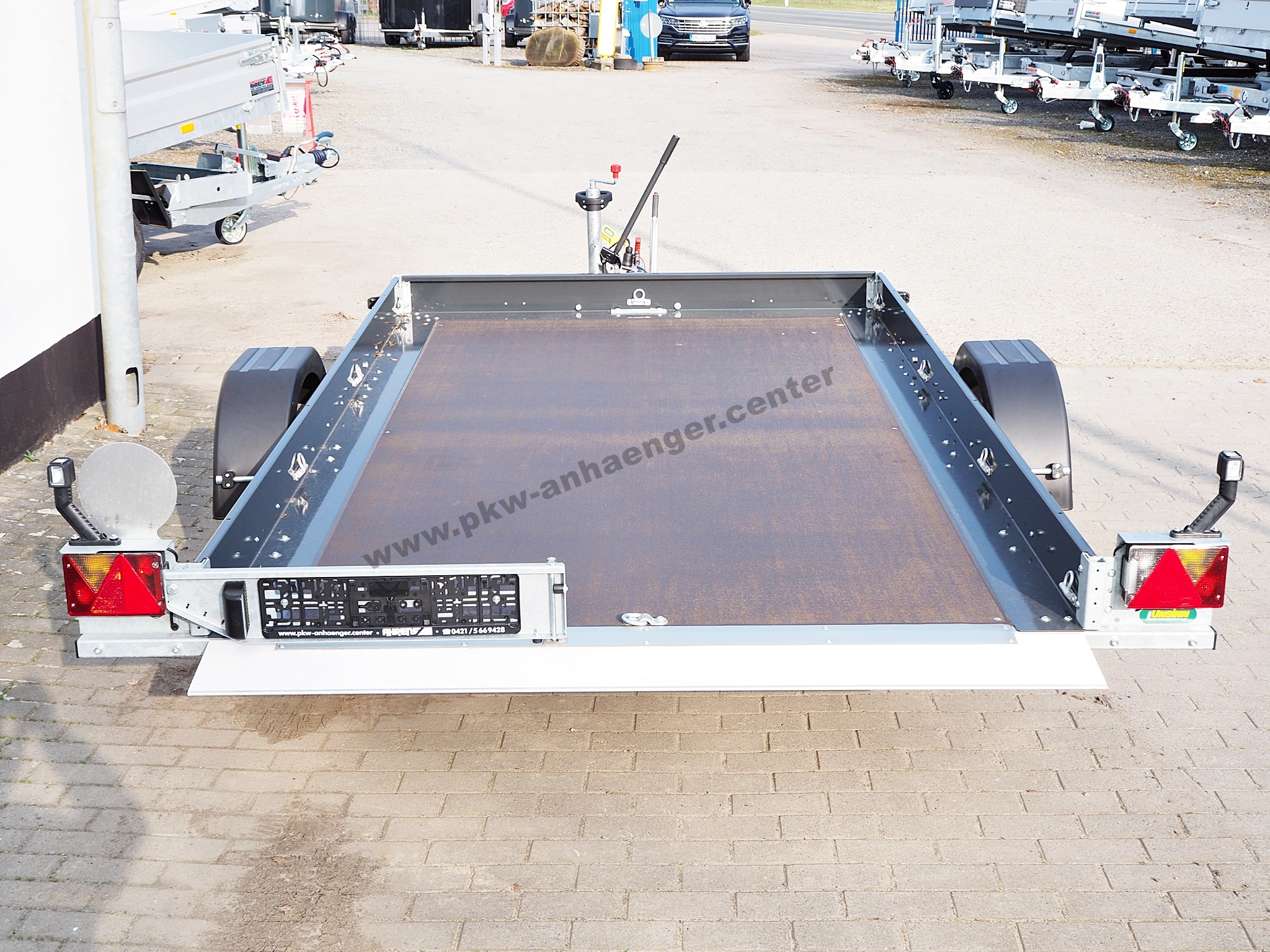 a-UN-1500-315x180-AS-dklgrau-4