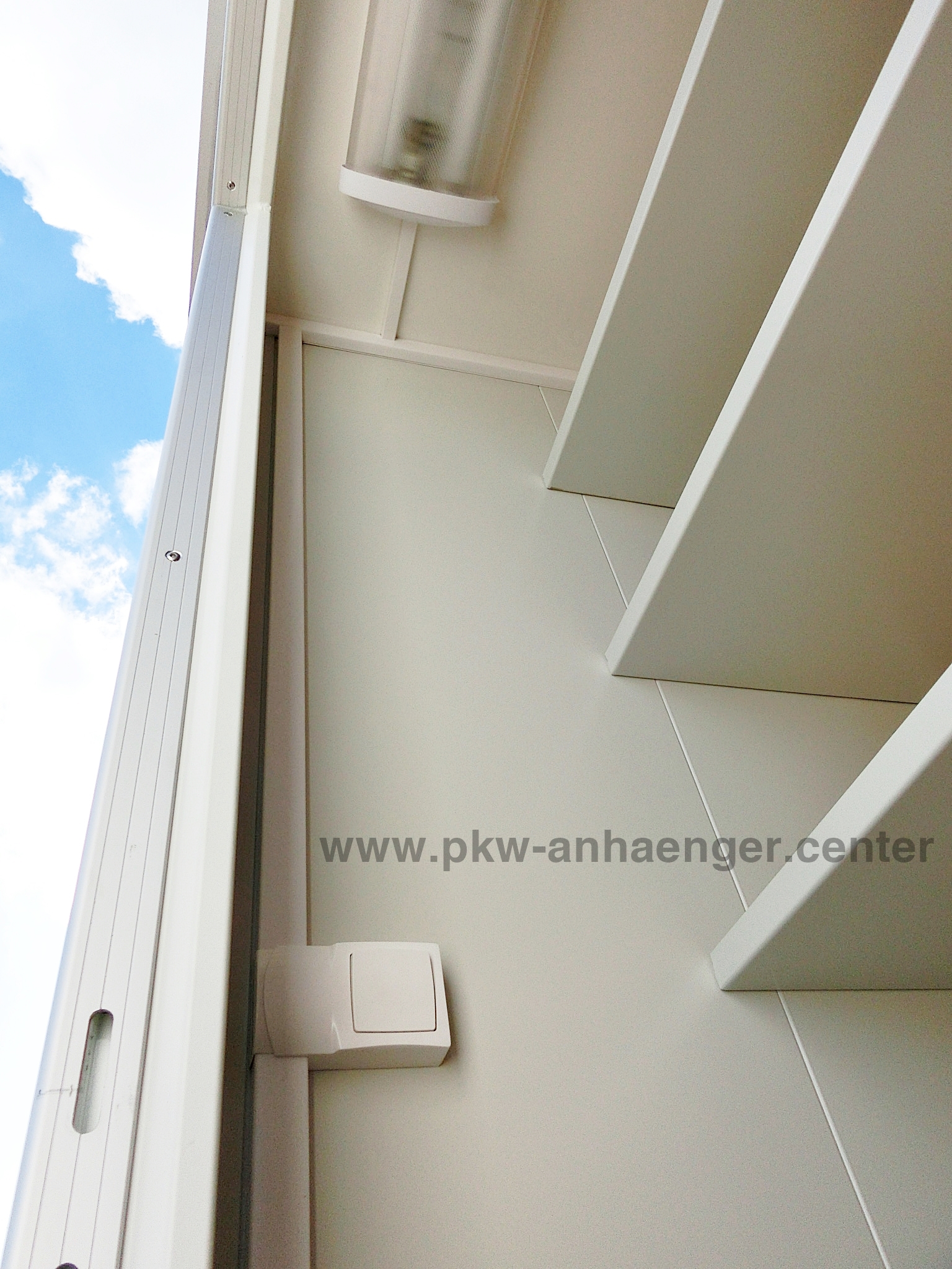 a-VE-2000-549x229x212-Mobi-5611-13-wO6WpYkdWUJsS9