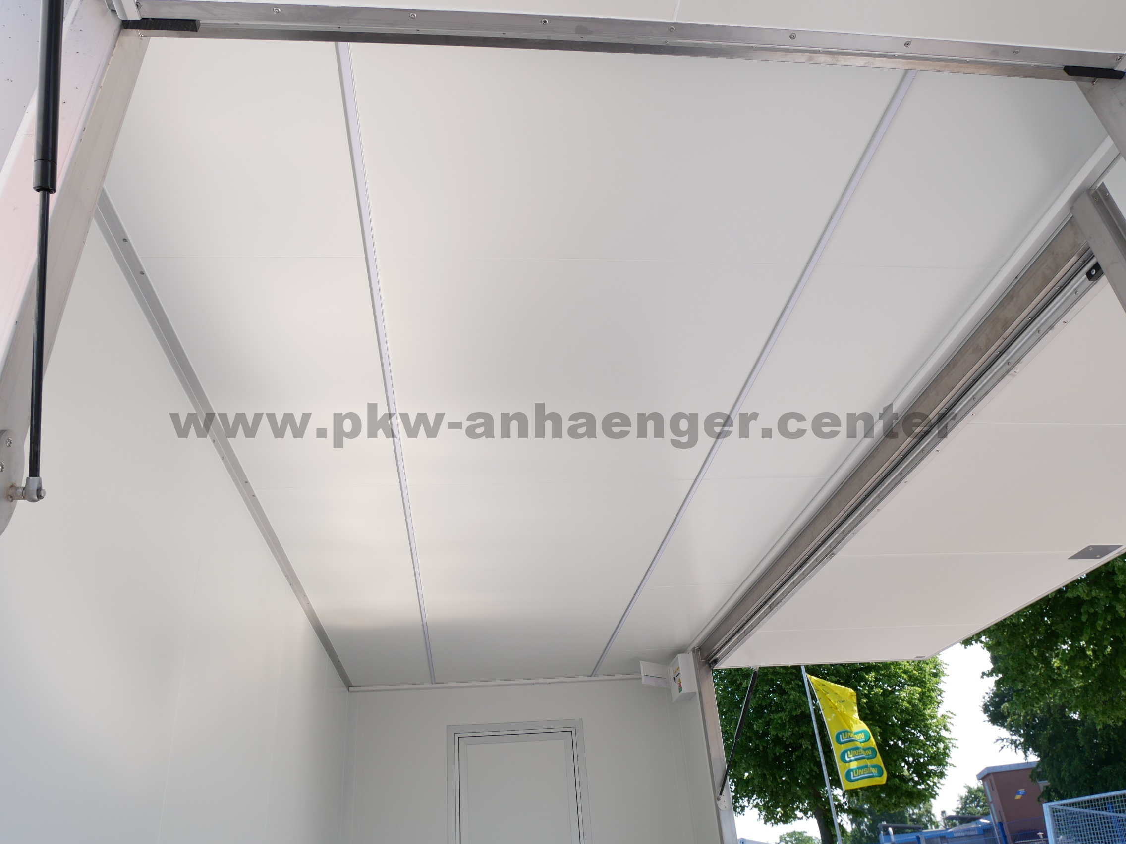 aVE-Promotion-449-2Klappen-6