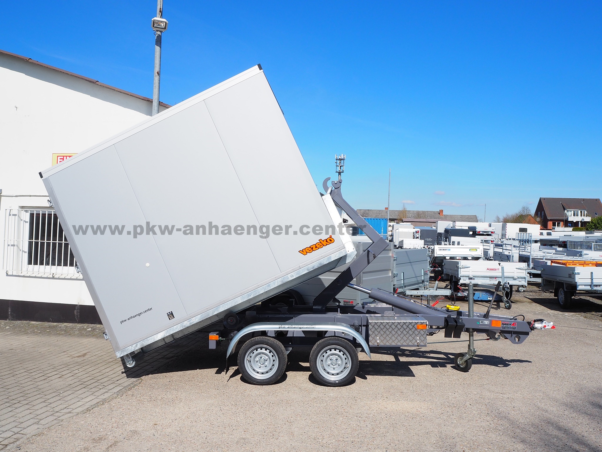 a-Konos-mit-Abrollkoffer-5