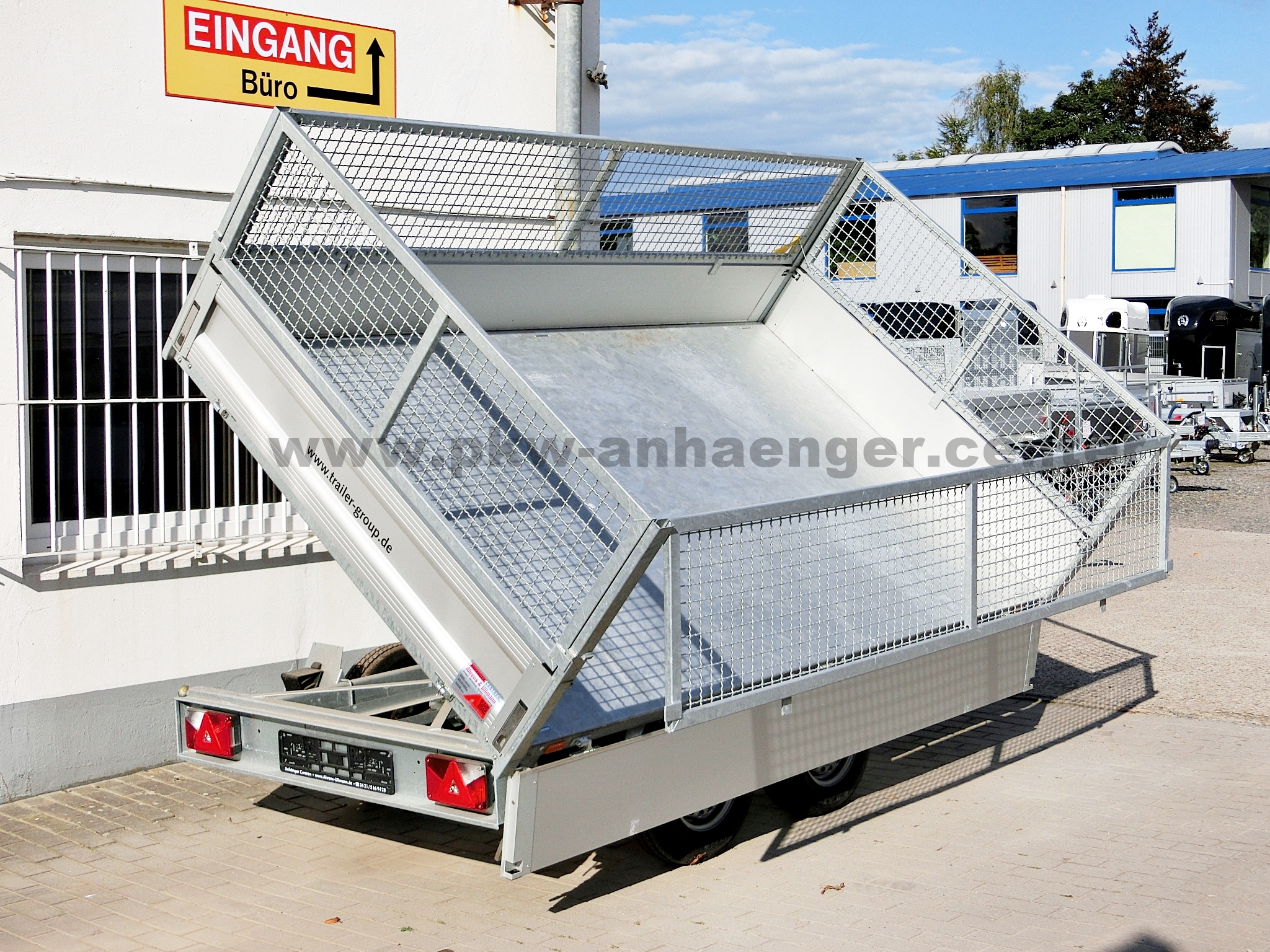 a-UN-2600-306x175x30-WEB34-3