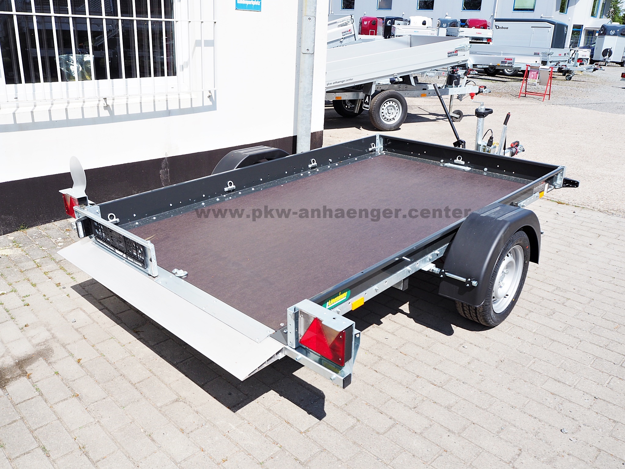 a-UN-1400-260x150-AS-7