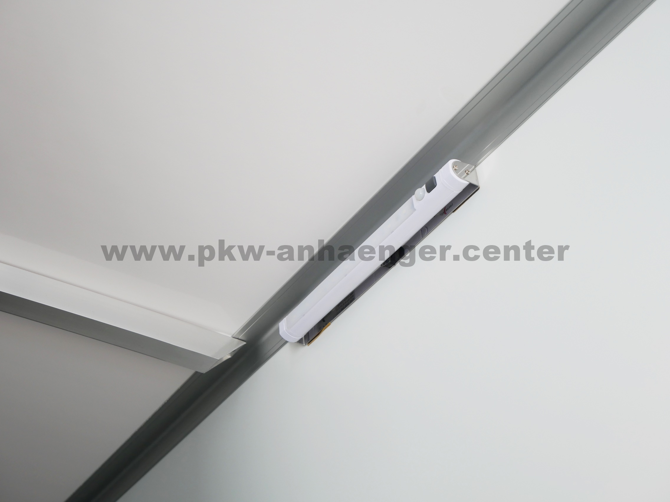 aUN-2600-426x175x194-UKU-13