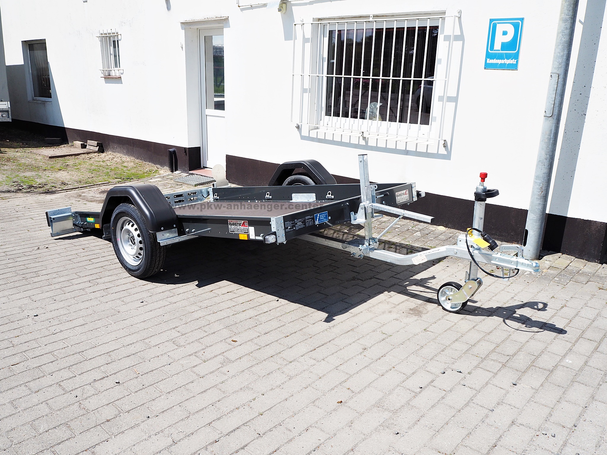 a-UN-750-260x150-AS-1