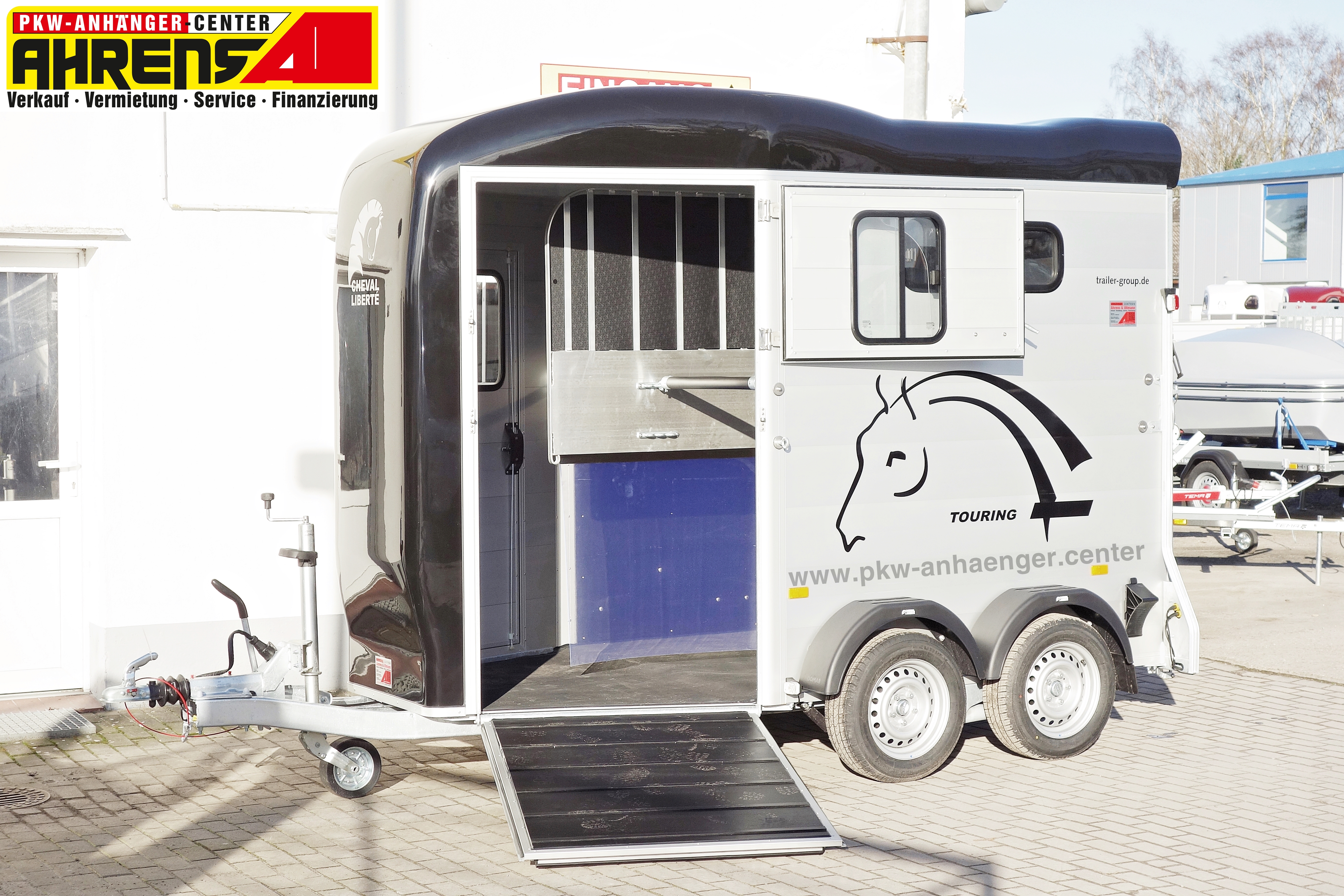 a-CH-Touring-Country-schwarz-6-w 2er Pferdeanhänger Cheval Liberte Touring Country Frontausstieg