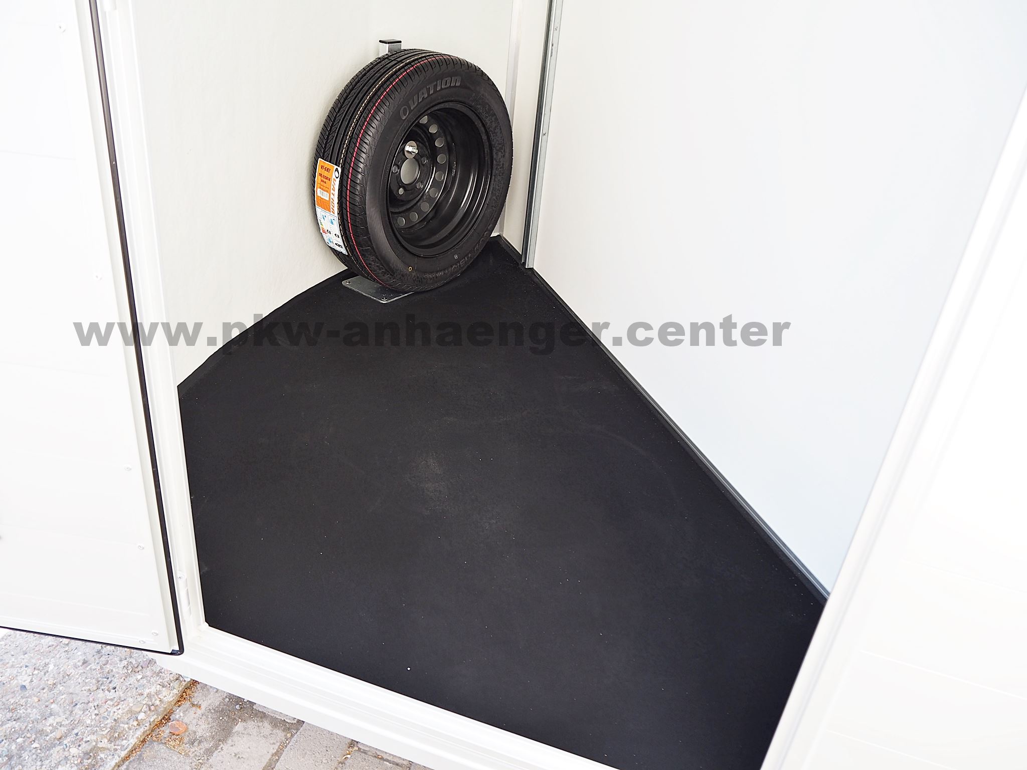 a-CH-Duomax-schwarz-19