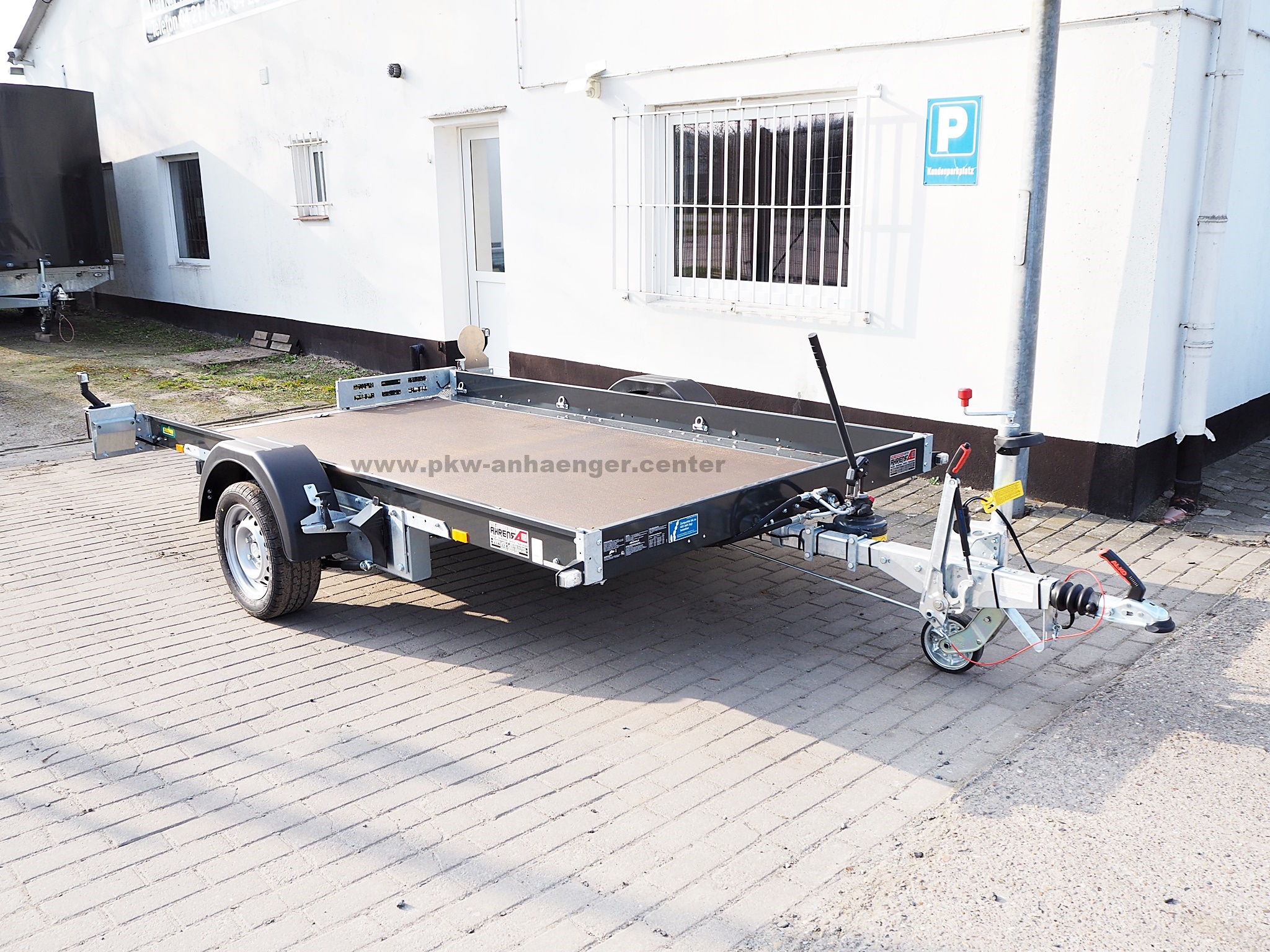 a-UN-1500-315x180-AS-dklgrau-1