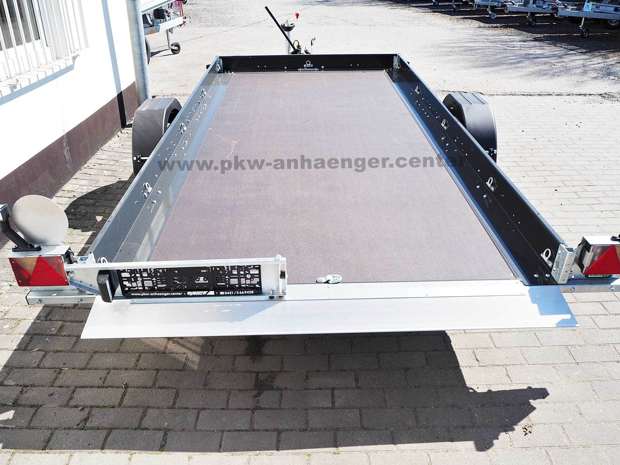 a-UN-1800-375x180-AS-4