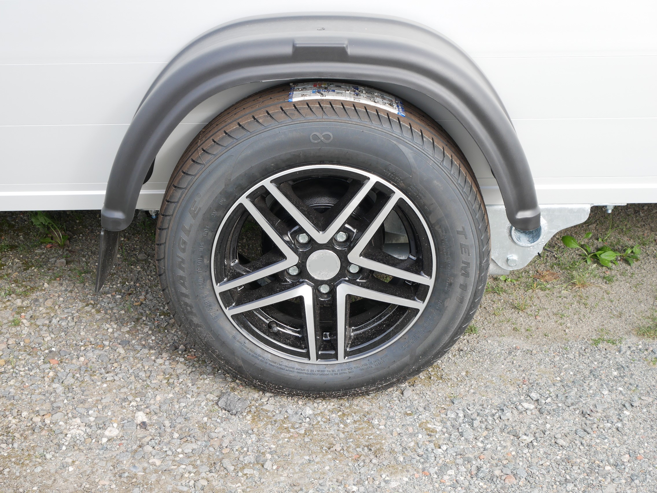 CH-C400-schwarz-Alufelgen-2 Alu-Komplettrad 185/65R14 93N auf Felge 6x14 LK5x112 ET30 Alufelge mit Reifen