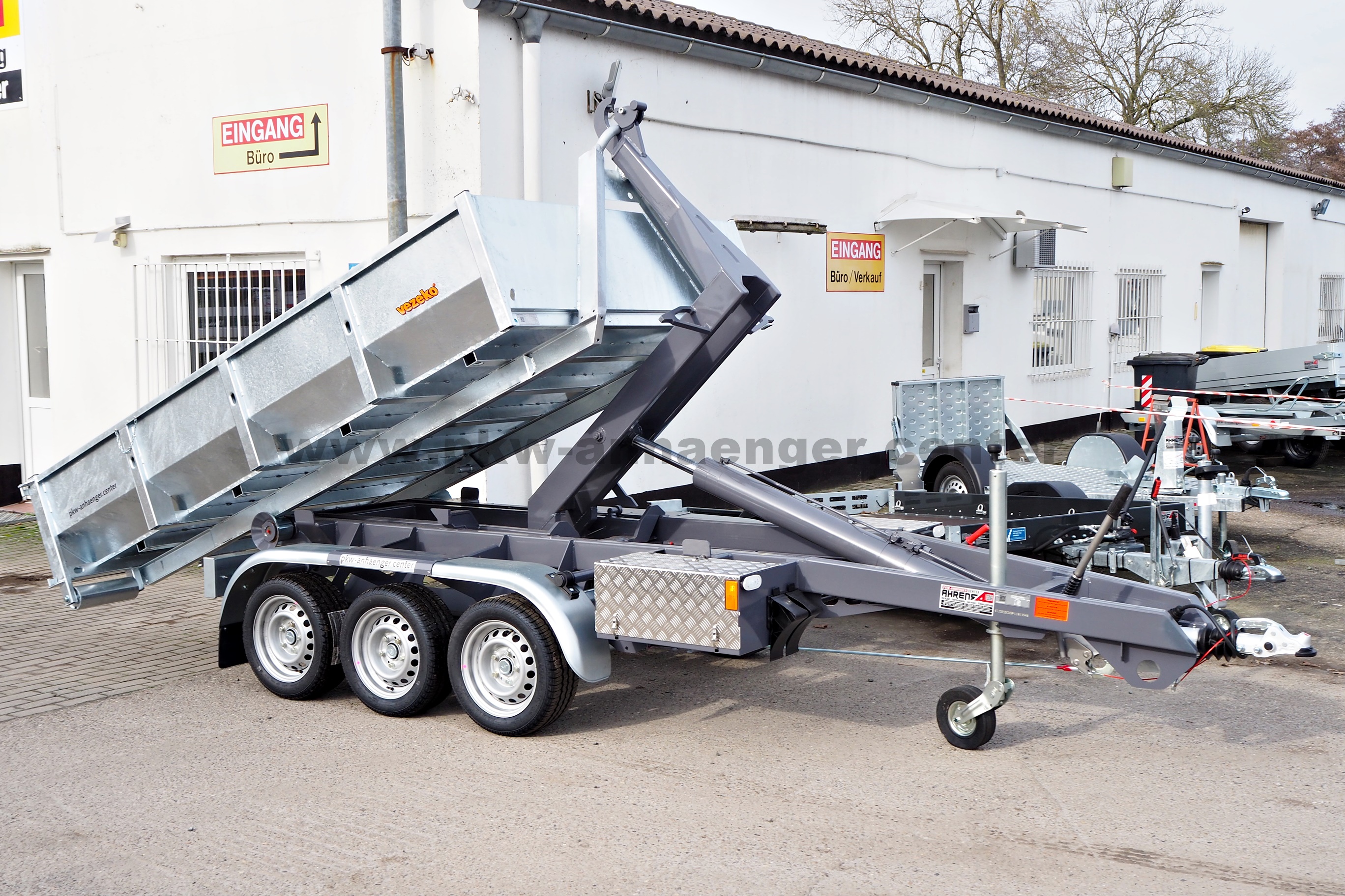 aKonos3-mit-Mulde-10 Absetzmuldenanhänger KONOS35-3 Container Anhänger 3500kg Tridem