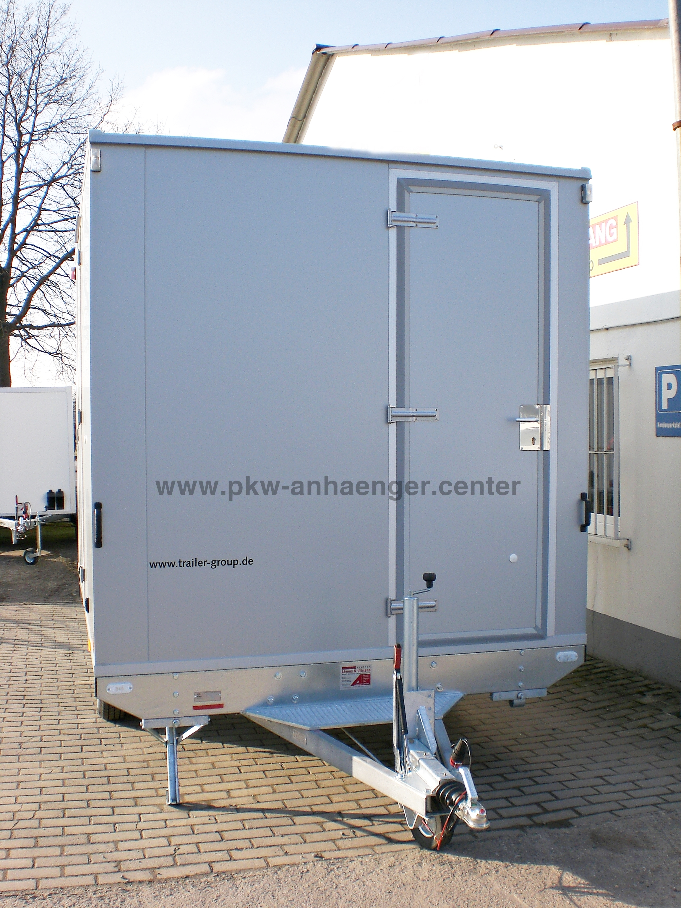a-Mobi-3201-1-w9slEPFOS3VrEE MOBI5601 Bauwagen 12-Personen Chemie-WC 2000kg 549x229x212cm Mannschaftswagen