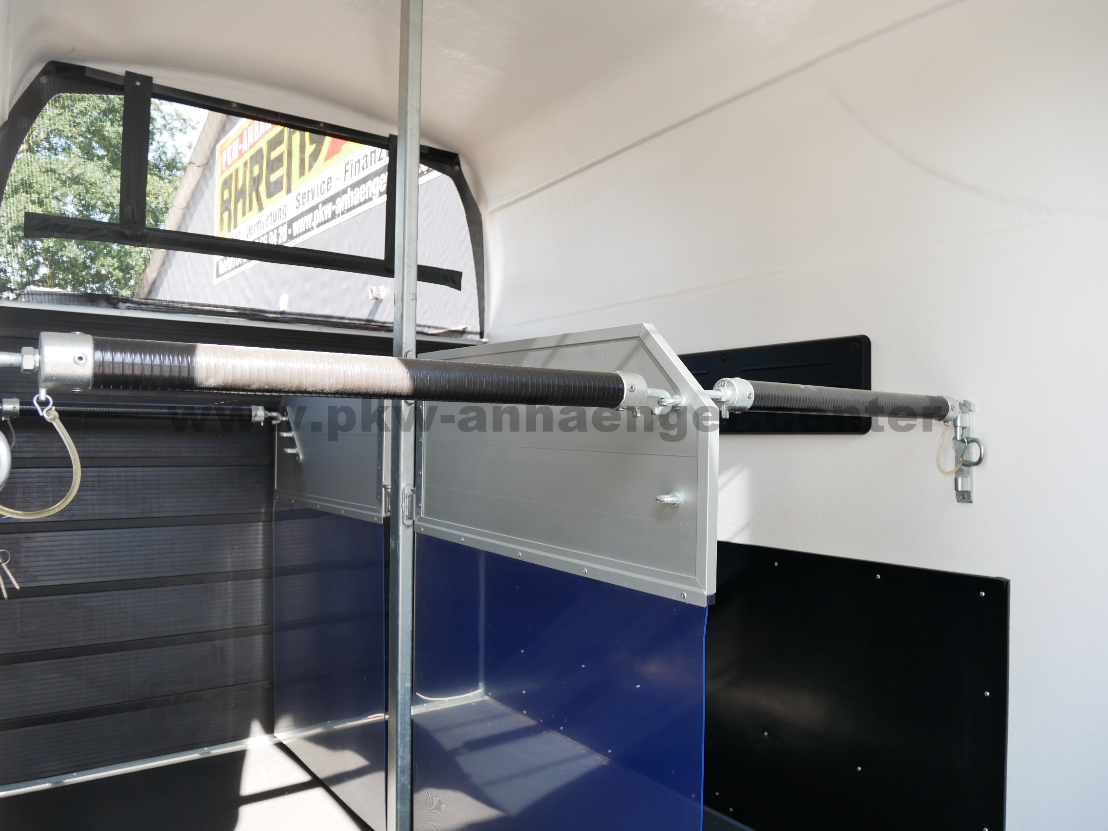 aCareliner-L-grau-Mitteltrennwand-8