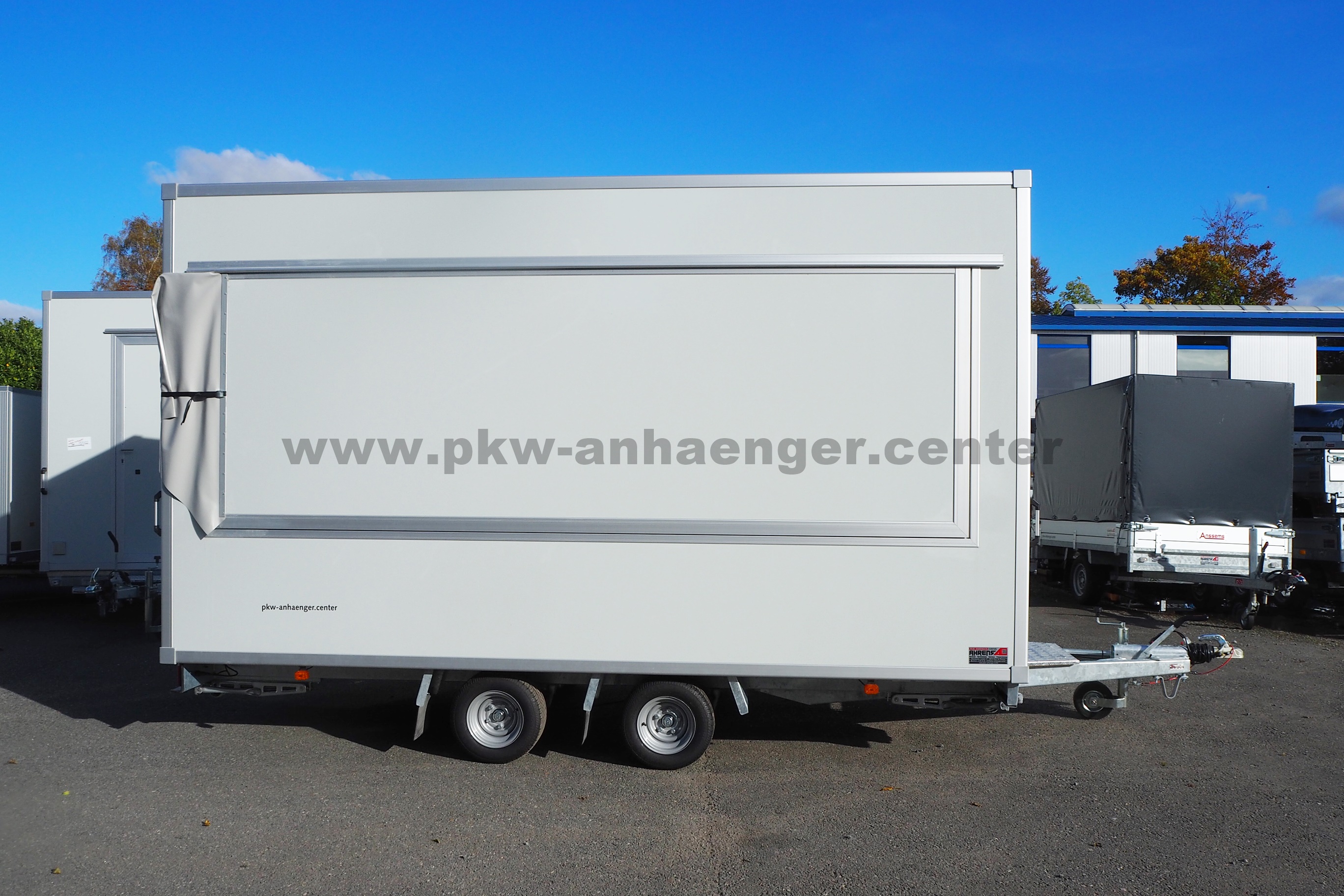 aPP-2500-420x200x230-2Klappen-Planendreieck-2