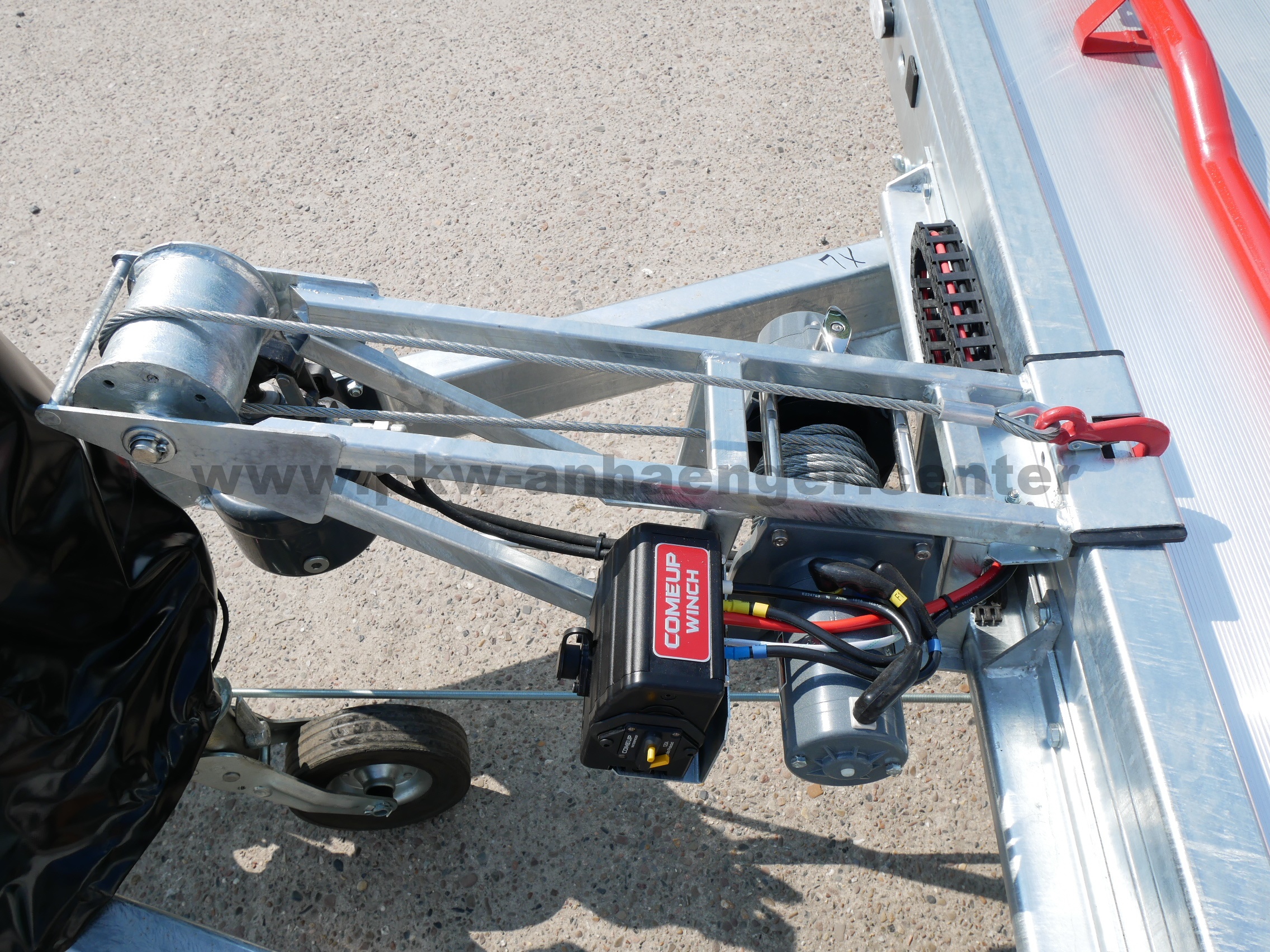 aVE-3500-560x209-Jumbo-Light-E-Wind-Tridem-mit-Aluf-11