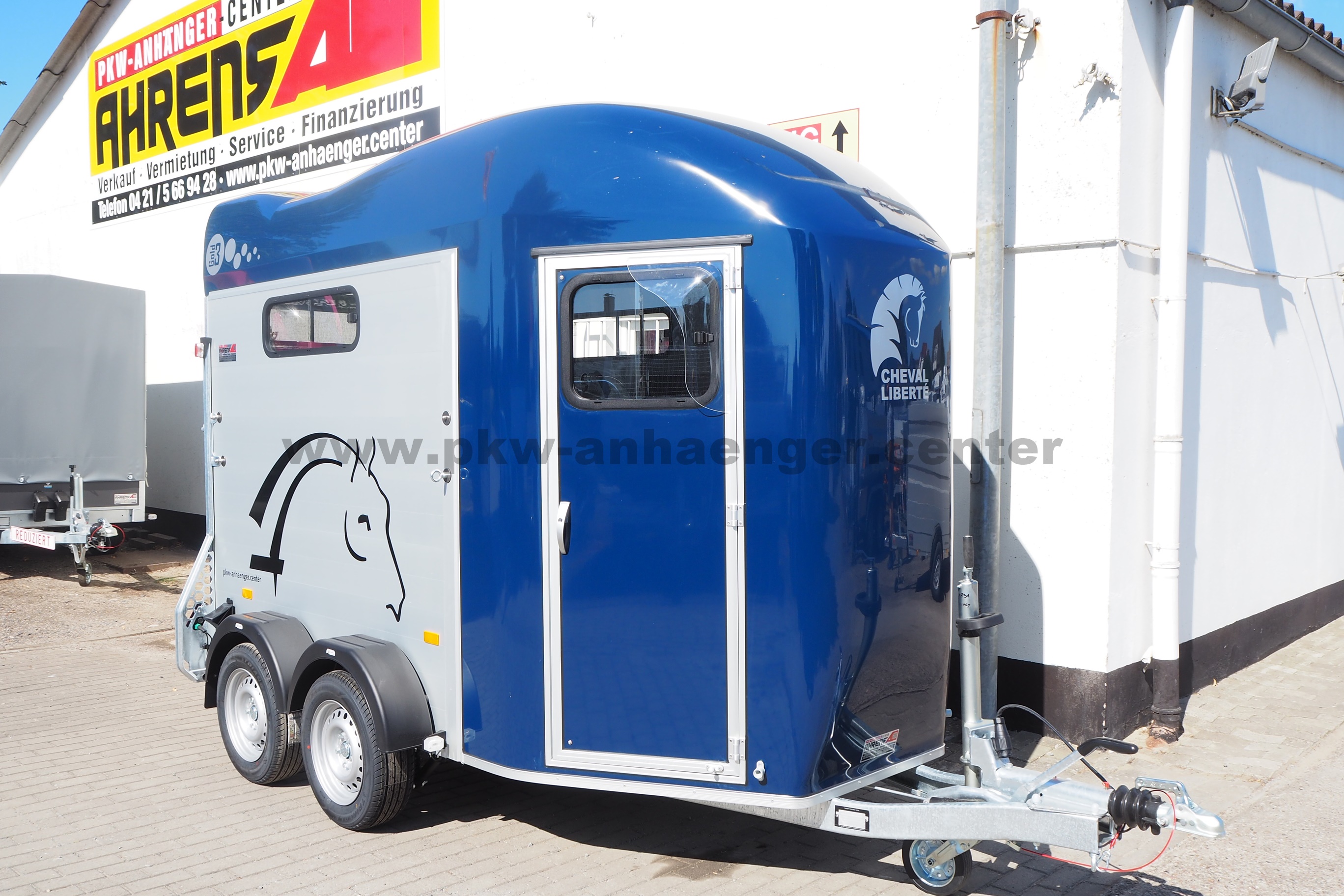 aCH-Gold3-blau-1 Cheval Liberte GOLD3 2er Pferdeanhänger Sattelkammer