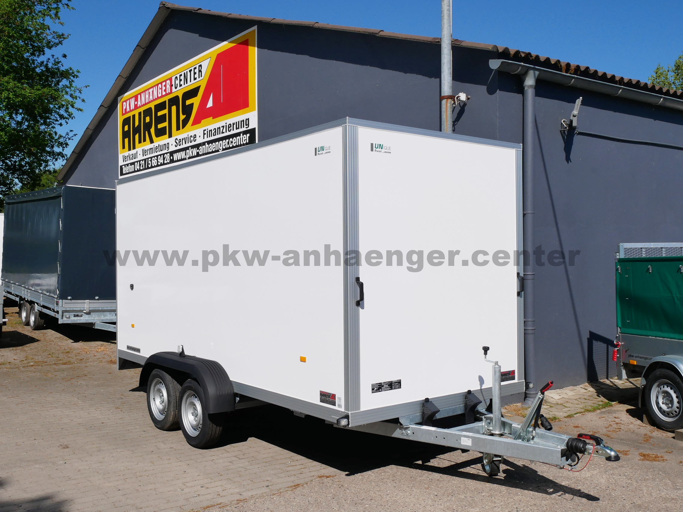 aUN-2600-426x175x194-UKU-1 Unsinn UKU421719-26-14 2600kg 426x175x194cm Kofferanhänger UniquePanels