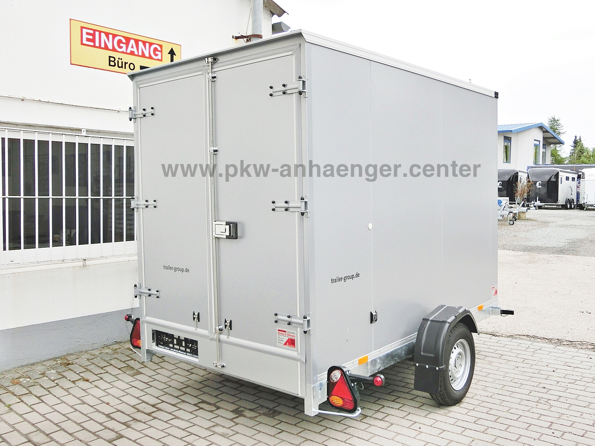 a-VE-1300-265x155x190-Lifter-Koffer-3-w