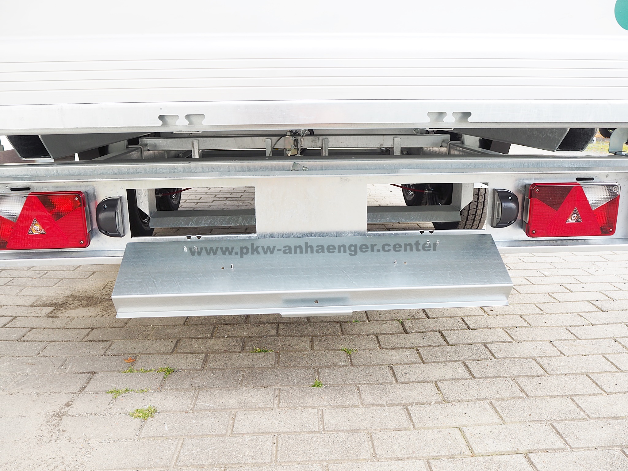 a-UN-3500-426x204x35cm-UDK-16