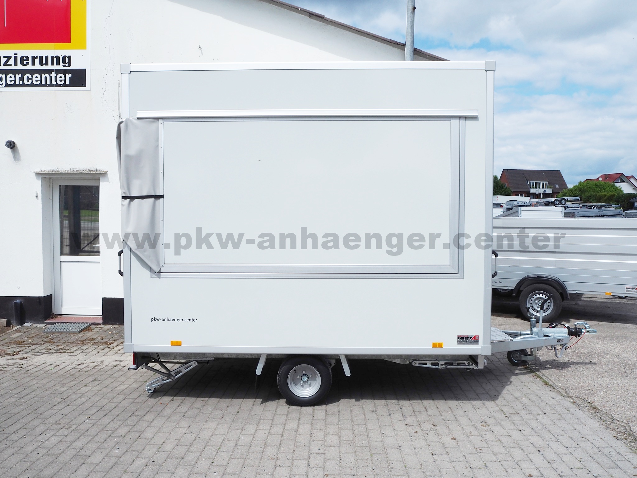 aSELLERH-1300-300x200x230-2x-Klappe-Planendreieck-2